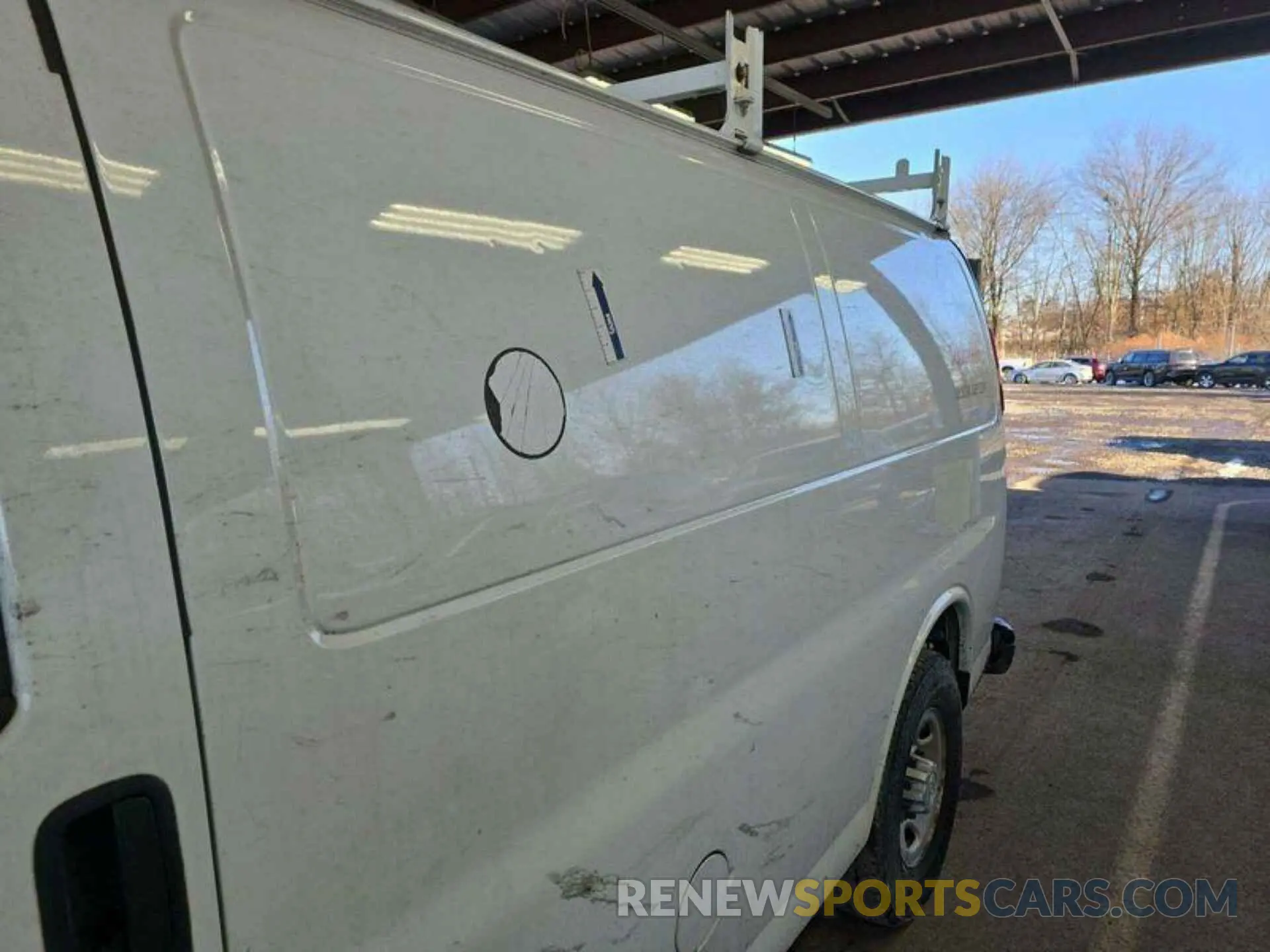 29 Photograph of a damaged car 1GCZGGFPXL1276541 CHEVROLET EXPRESS G3500 2020
