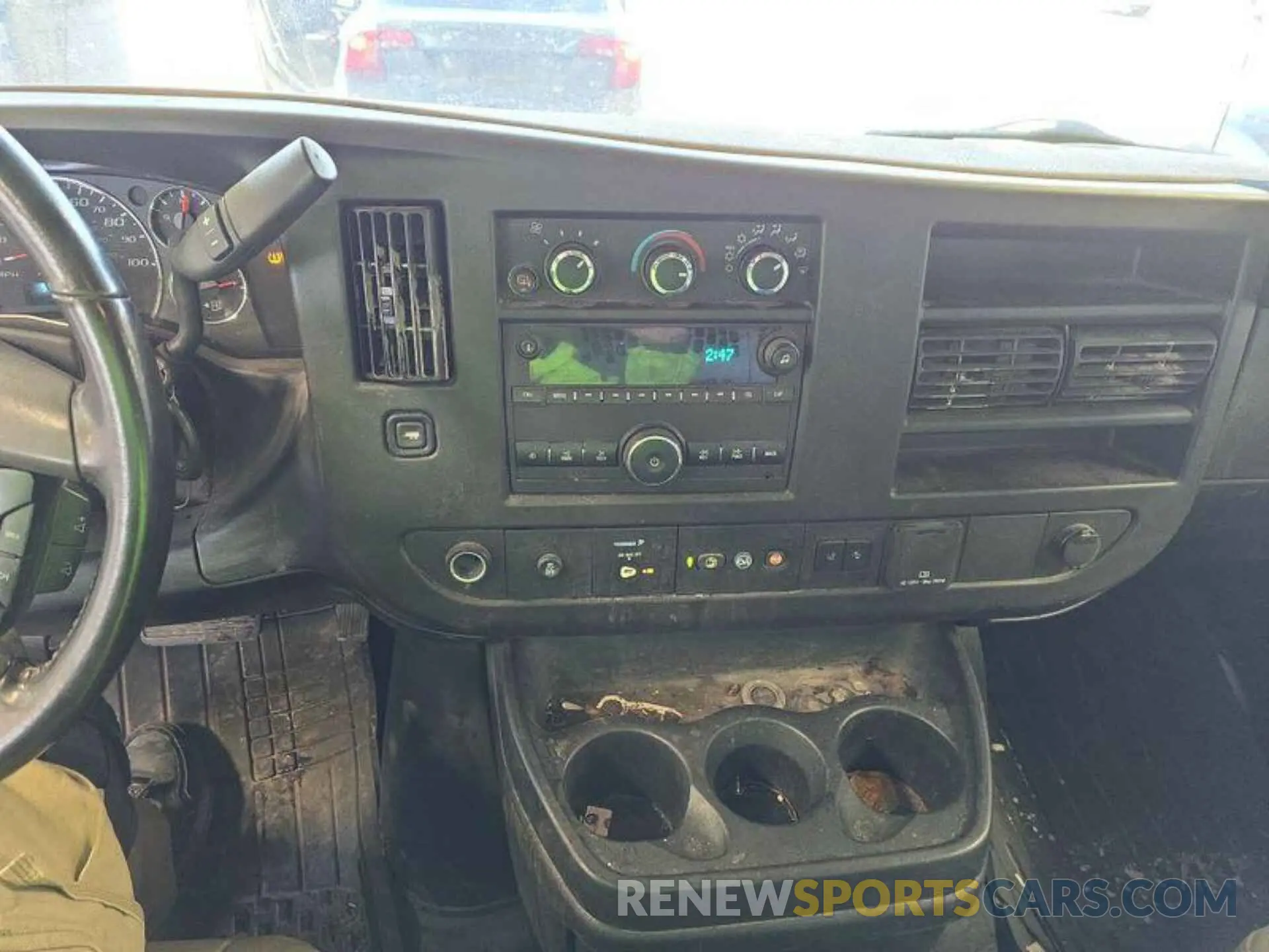 30 Photograph of a damaged car 1GCZGGFPXL1276541 CHEVROLET EXPRESS G3500 2020