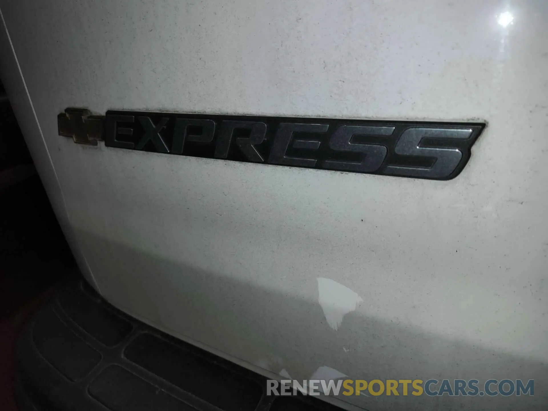 14 Photograph of a damaged car 1GCZGGF75M1167342 CHEVROLET EXPRESS G3500 2021