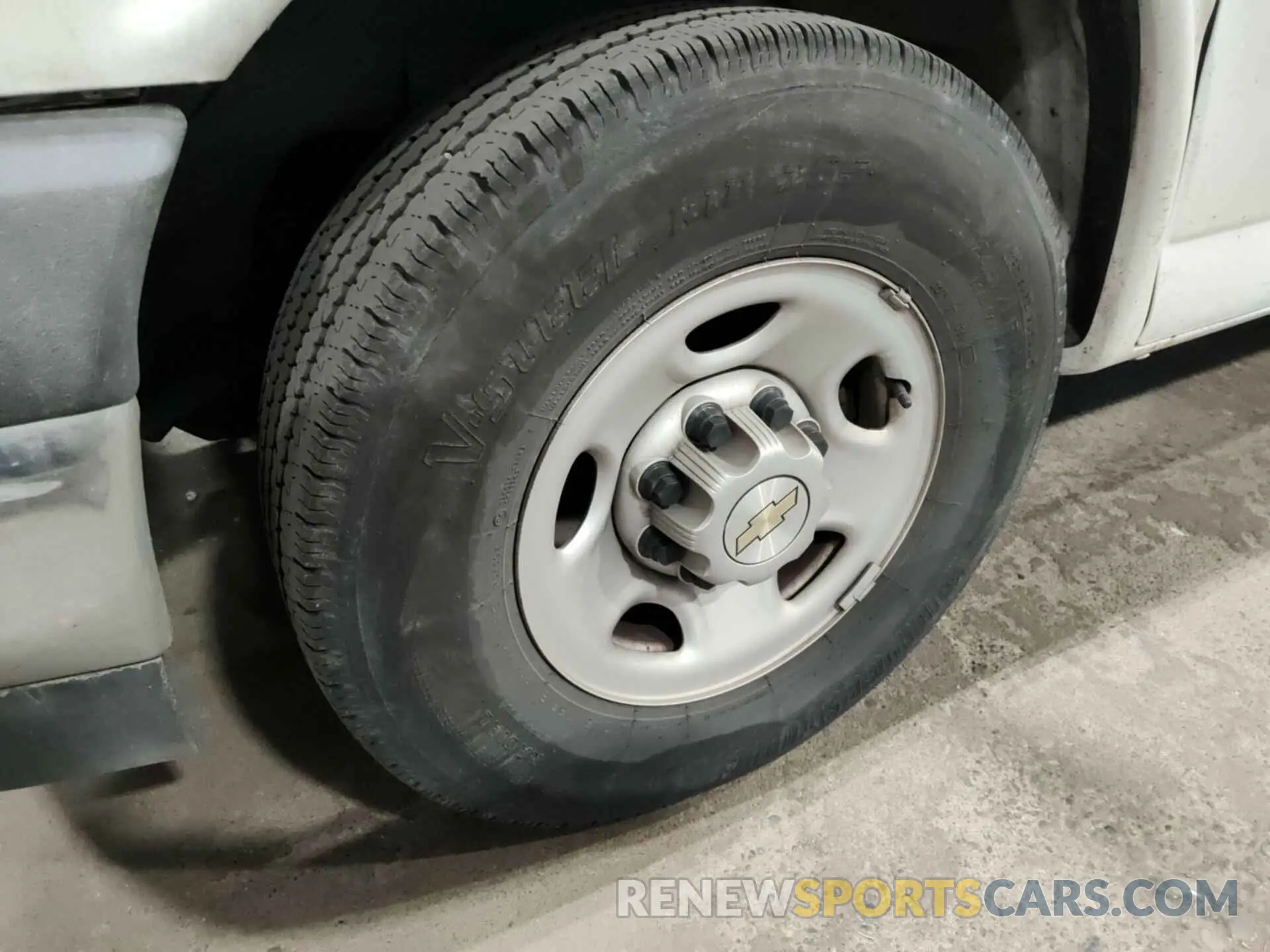 15 Photograph of a damaged car 1GCZGGF75M1167342 CHEVROLET EXPRESS G3500 2021