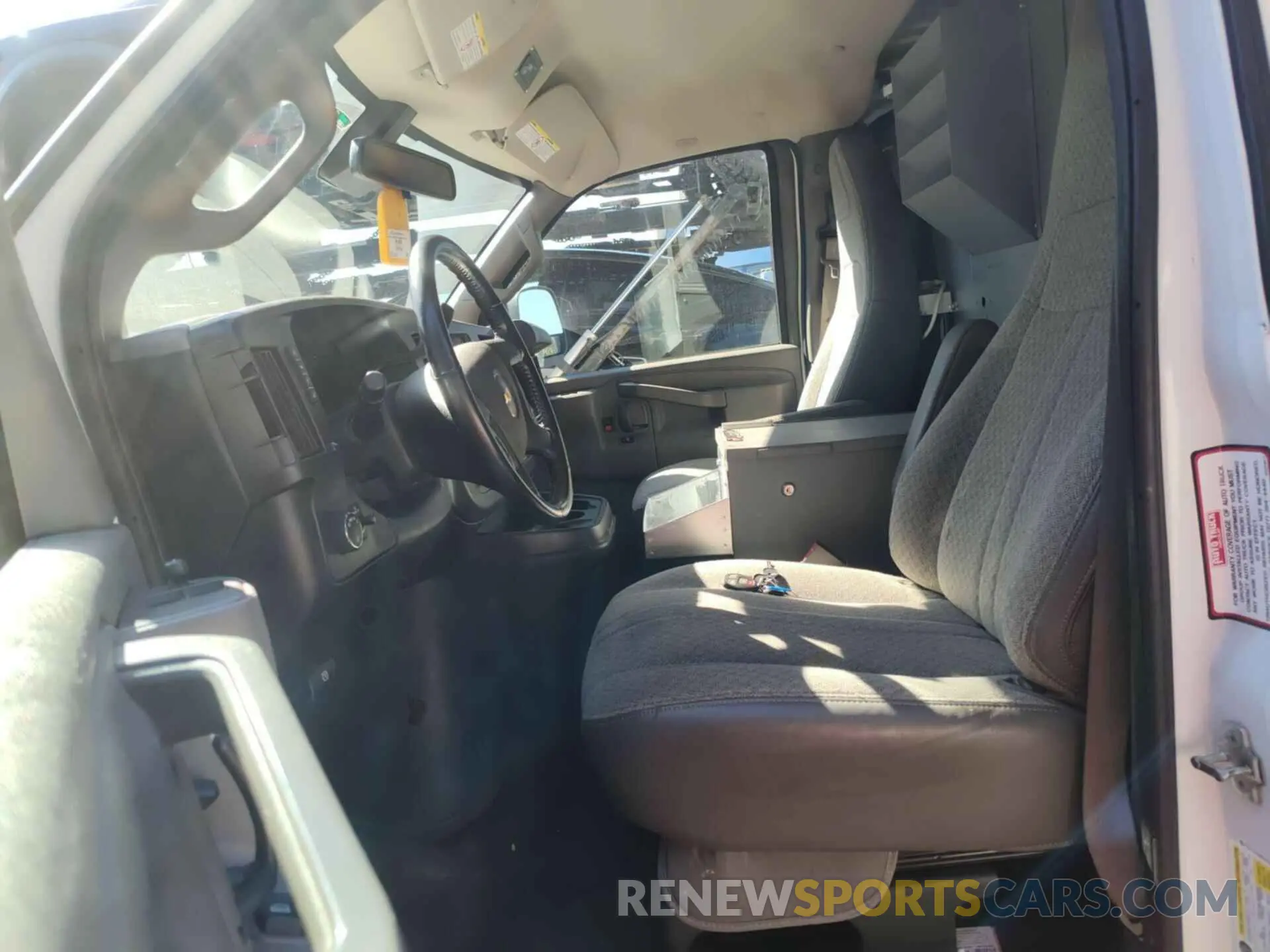 2 Photograph of a damaged car 1GCZGGF75M1167342 CHEVROLET EXPRESS G3500 2021