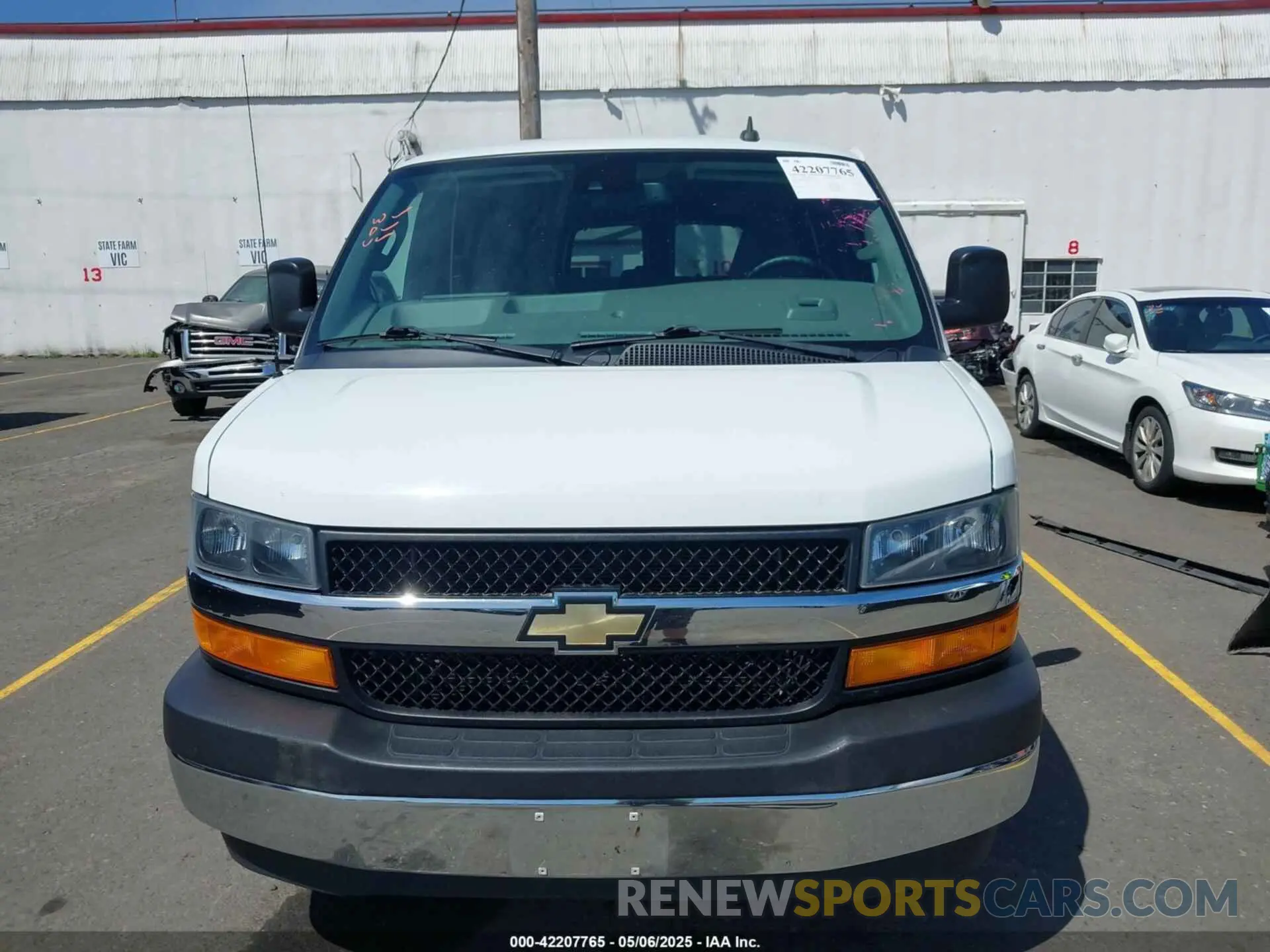 12 Фотография поврежденного автомобиля 1GAWGFFGXL1155840 CHEVROLET EXPRESS PASSENGER 2020