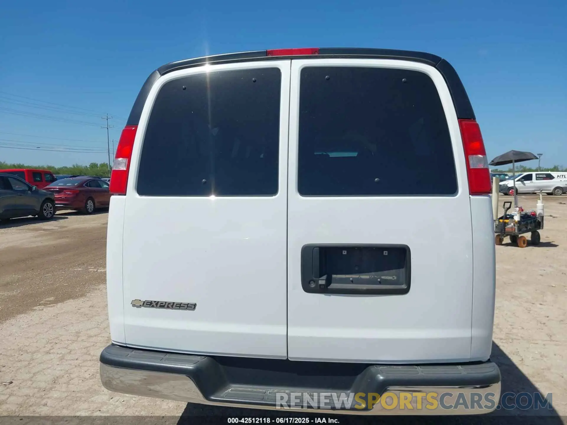 16 Photograph of a damaged car 1GAZGNFG5L1241936 CHEVROLET EXPRESS PASSENGER 2020