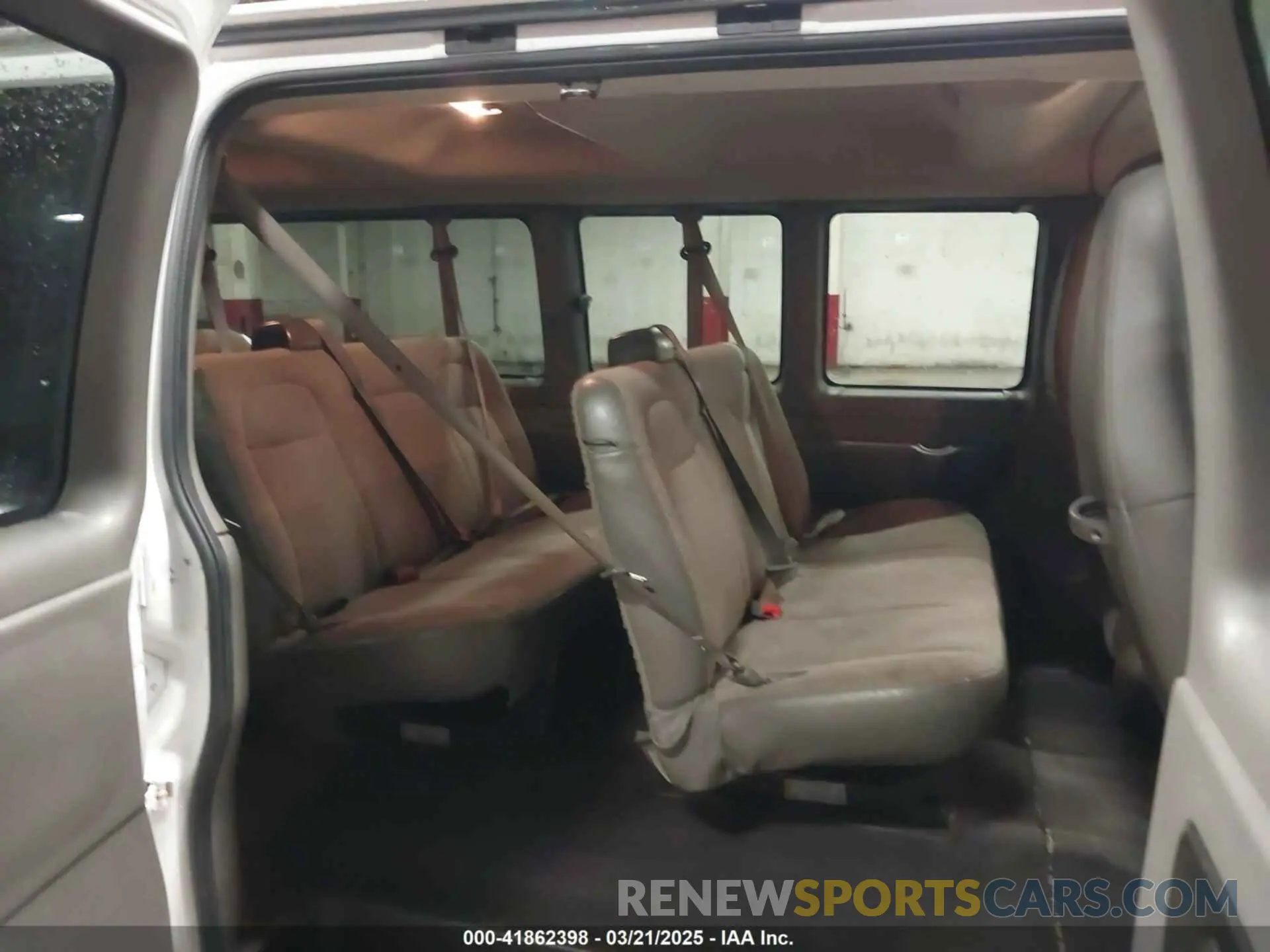 8 Photograph of a damaged car 1GAZGPFG7L1182805 CHEVROLET EXPRESS PASSENGER 2020