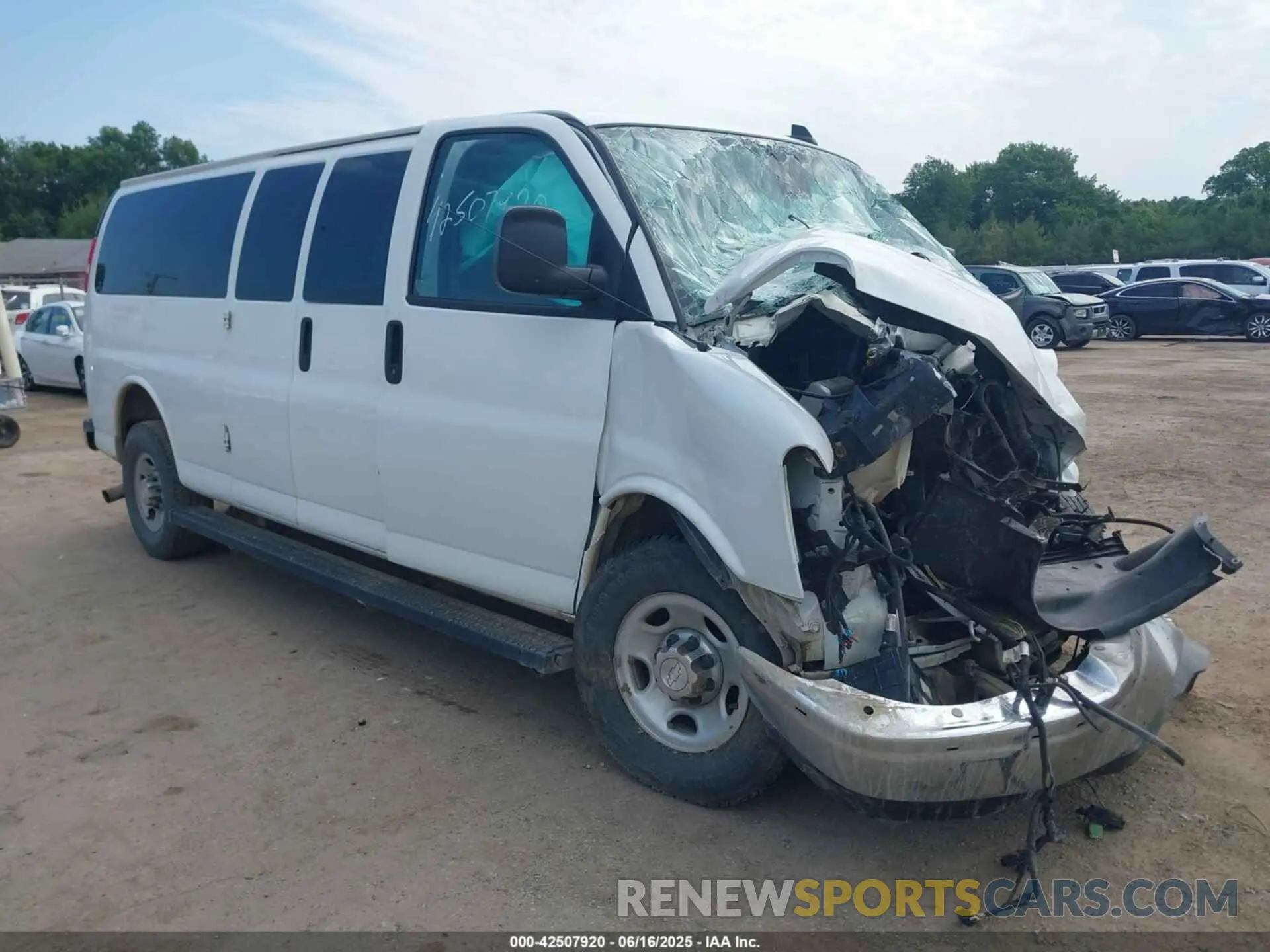1 Photograph of a damaged car 1GAZGPFGXL1162855 CHEVROLET EXPRESS PASSENGER 2020