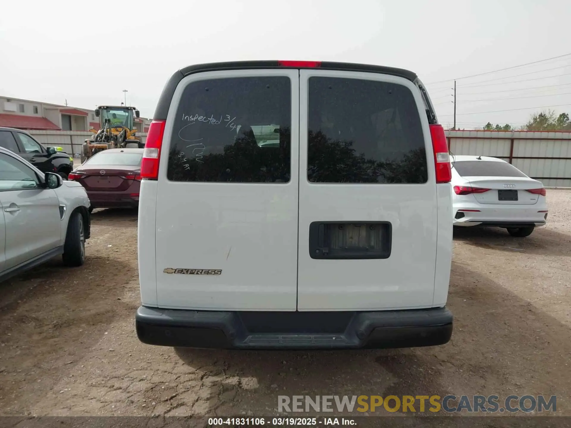 17 Фотография поврежденного автомобиля 1GAZGNFPXN1284736 CHEVROLET EXPRESS PASSENGER 2022