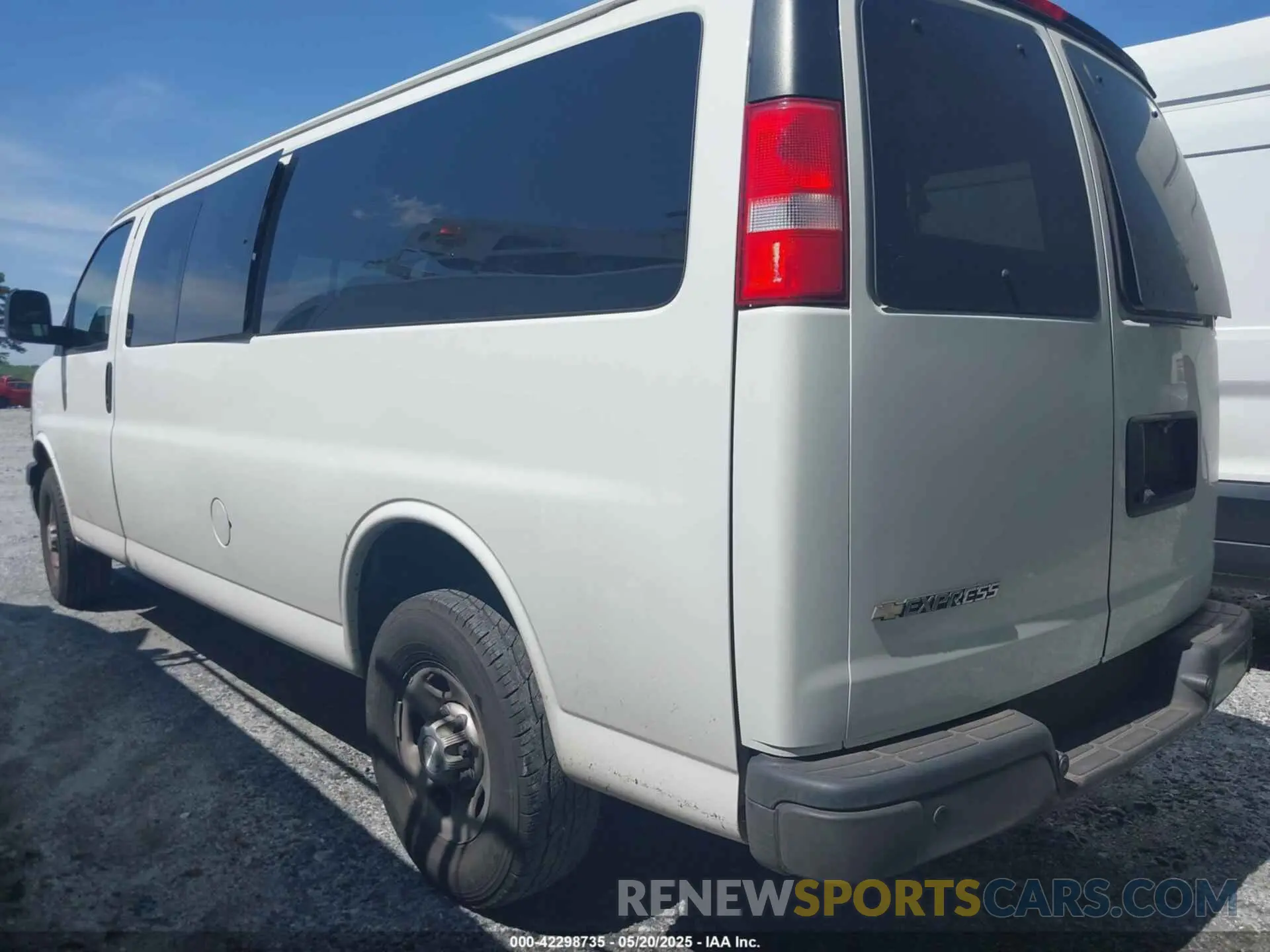3 Photograph of a damaged car 1GAZGNFP7P1133565 CHEVROLET EXPRESS PASSENGER 2023