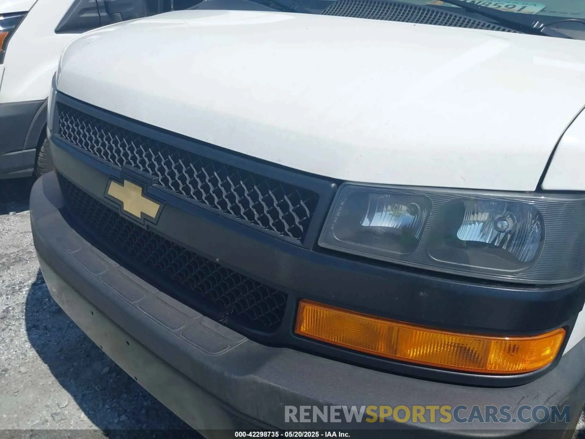 6 Photograph of a damaged car 1GAZGNFP7P1133565 CHEVROLET EXPRESS PASSENGER 2023