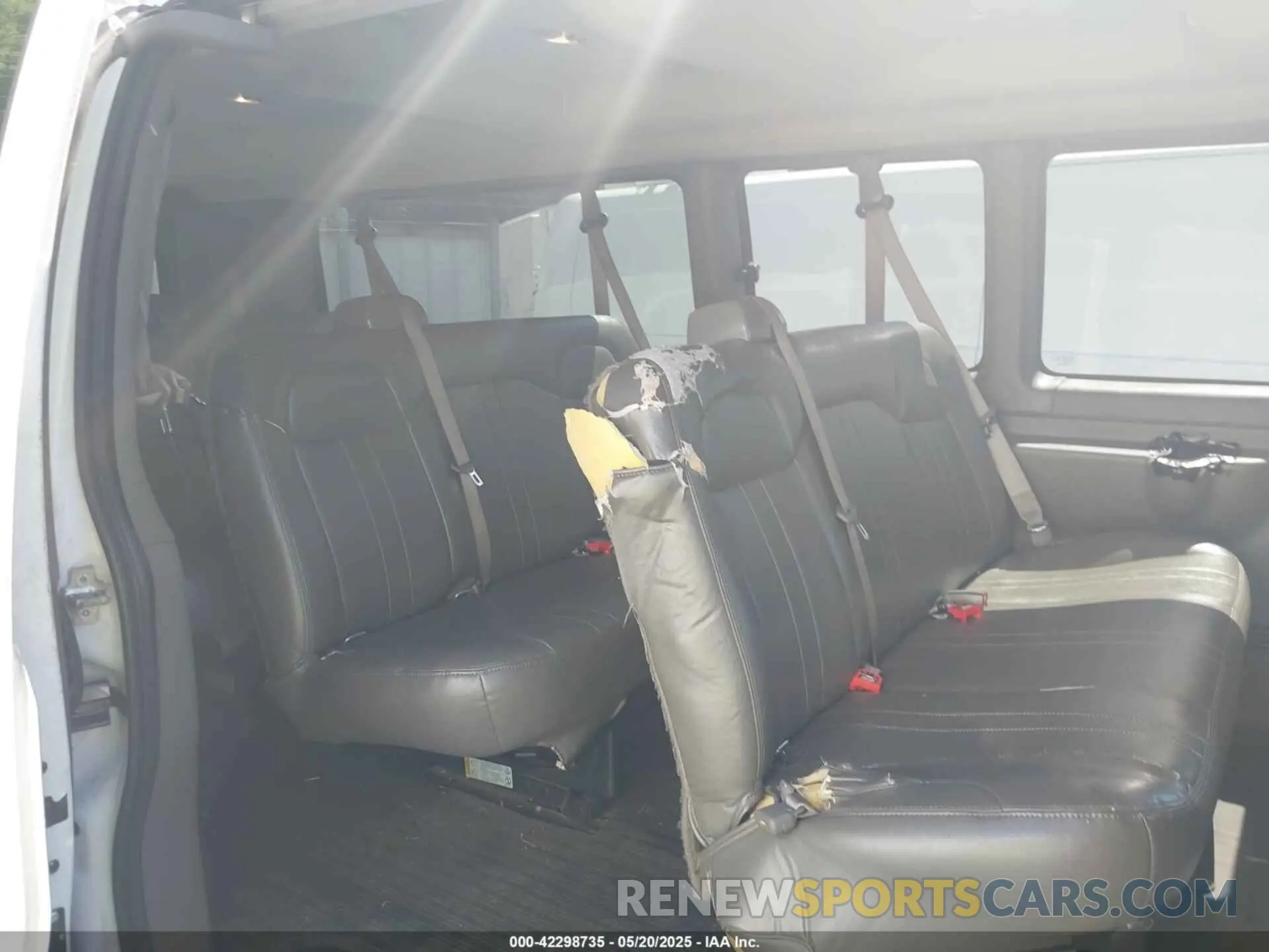 8 Photograph of a damaged car 1GAZGNFP7P1133565 CHEVROLET EXPRESS PASSENGER 2023