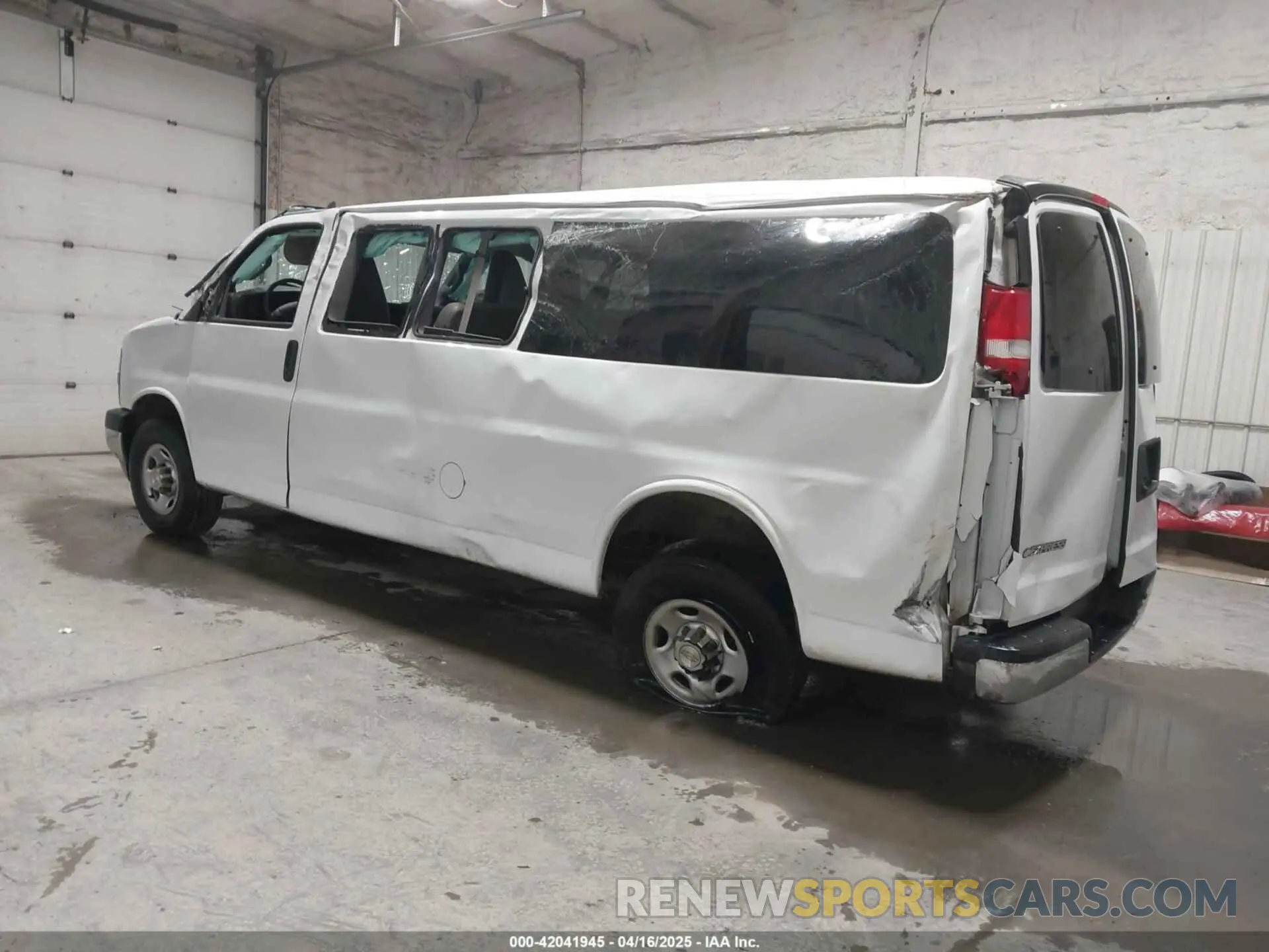 3 Photograph of a damaged car 1GAZGNFP8P1119268 CHEVROLET EXPRESS PASSENGER 2023