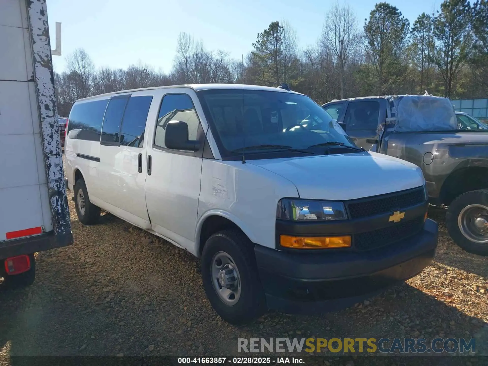 13 Фотография поврежденного автомобиля 1GAZGNFP9P1114645 CHEVROLET EXPRESS PASSENGER 2023