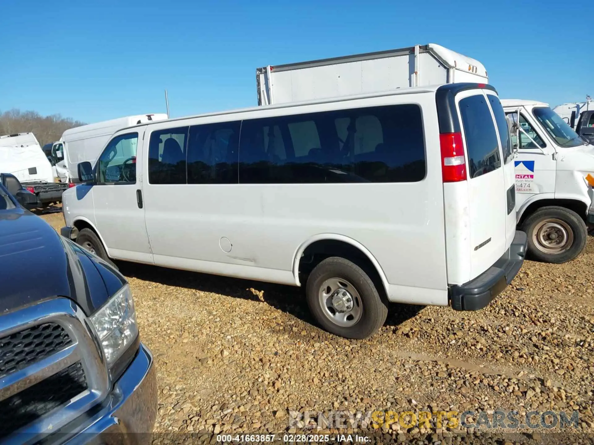 14 Фотография поврежденного автомобиля 1GAZGNFP9P1114645 CHEVROLET EXPRESS PASSENGER 2023