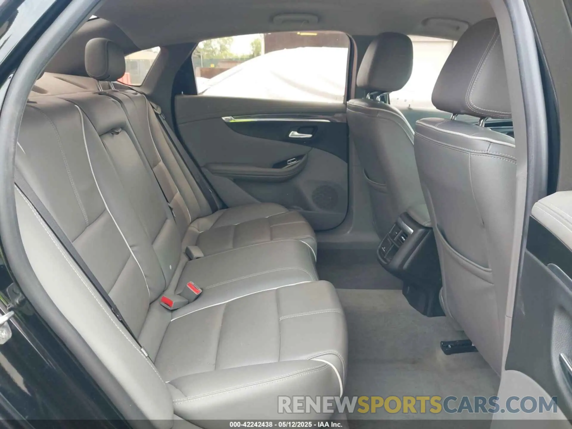 8 Photograph of a damaged car 1G1105S33KU104673 CHEVROLET IMPALA 2019