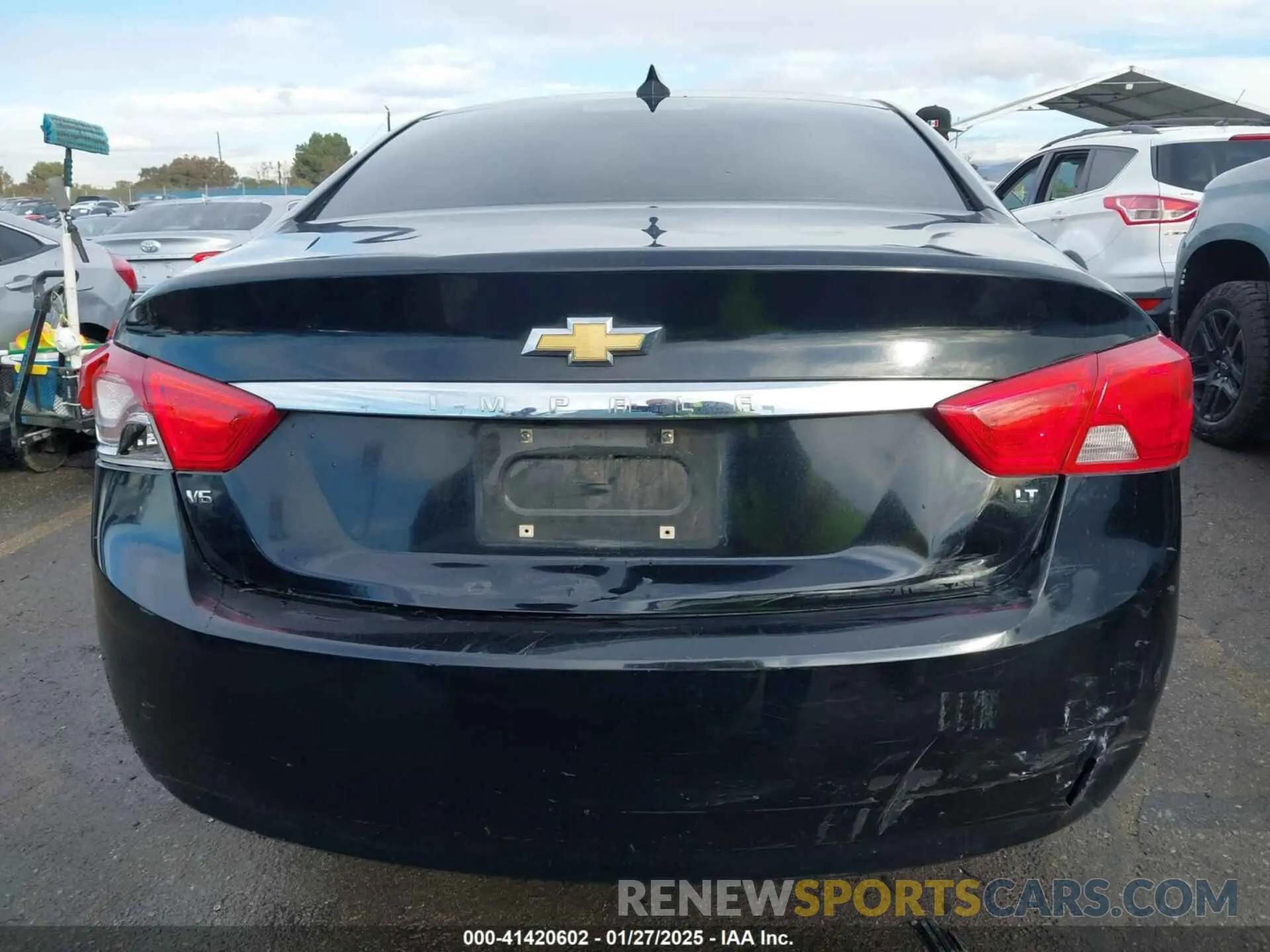 17 Фотография поврежденного автомобиля 1G11Z5SA7KU111419 CHEVROLET IMPALA 2019