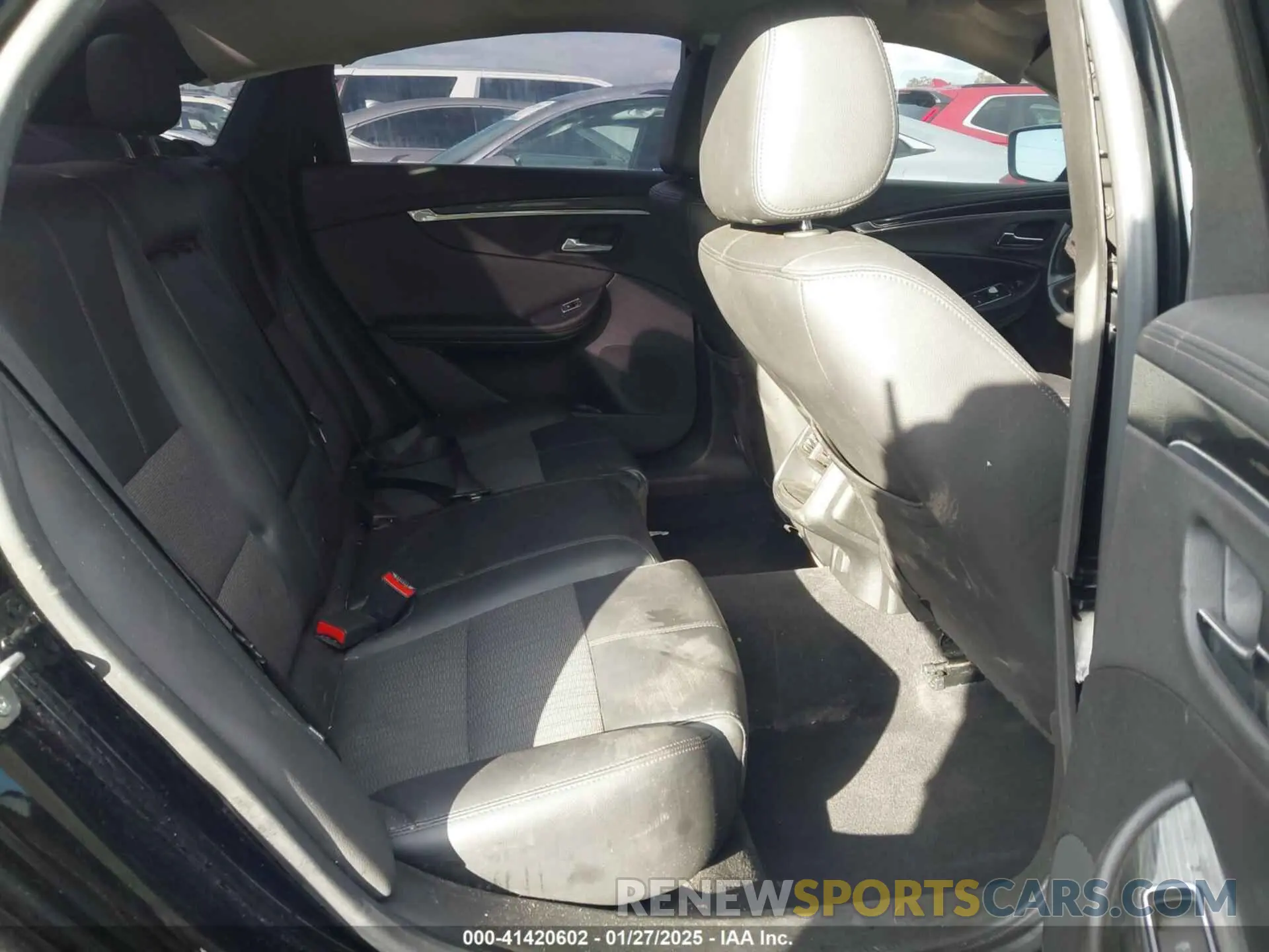 8 Фотография поврежденного автомобиля 1G11Z5SA7KU111419 CHEVROLET IMPALA 2019
