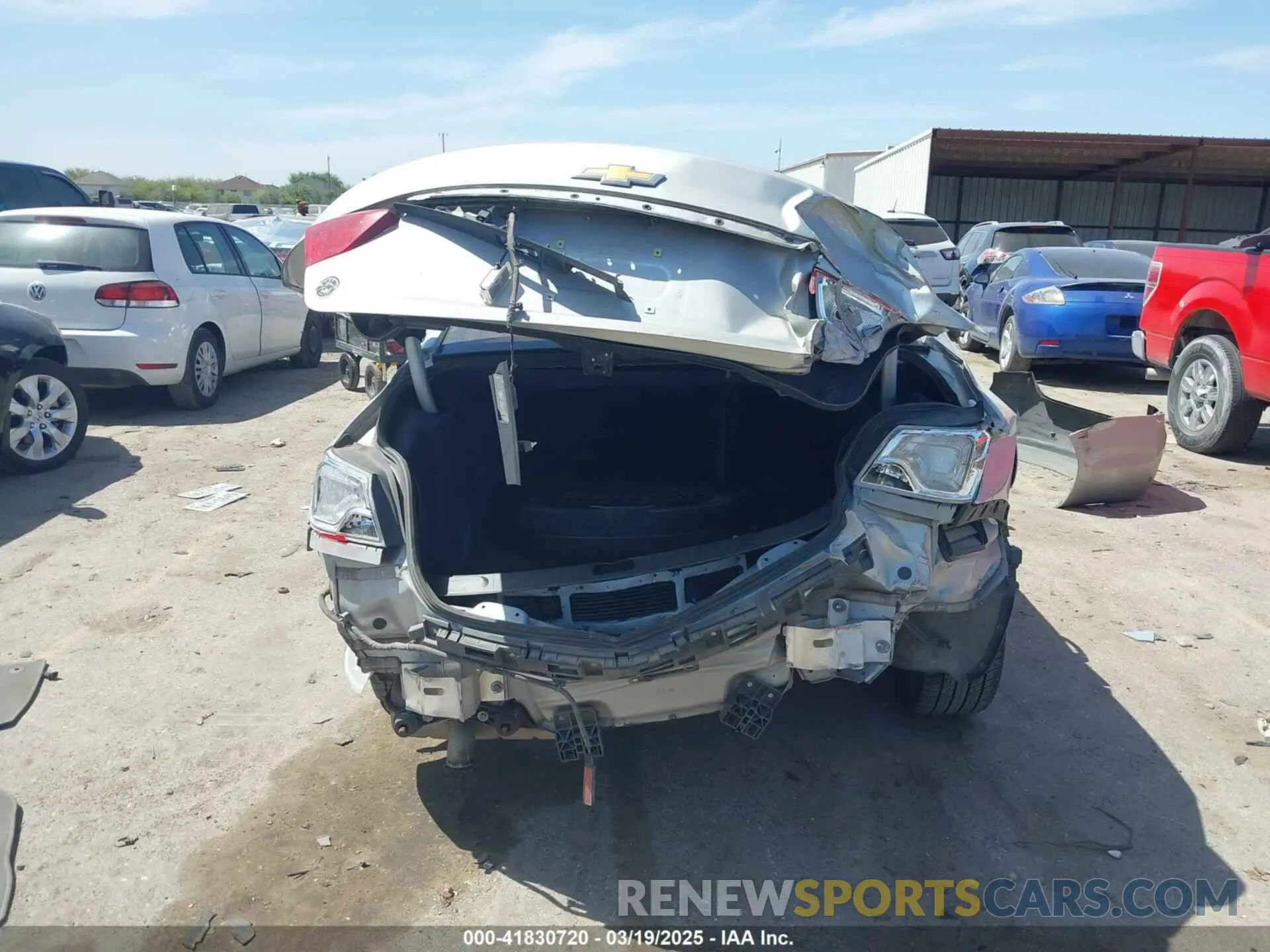 15 Photograph of a damaged car 2G11X5SA3K9129063 CHEVROLET IMPALA 2019