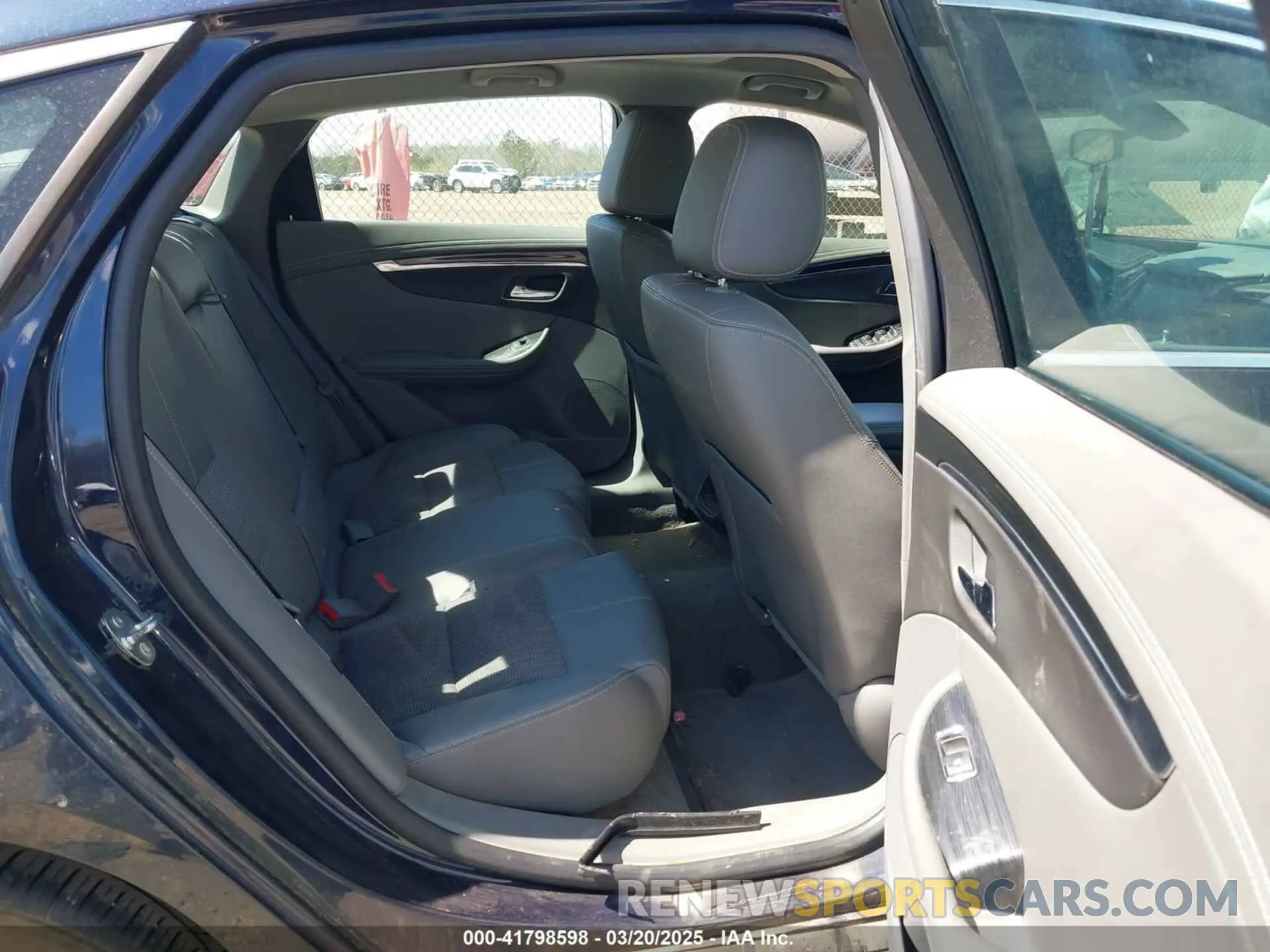 8 Photograph of a damaged car 2G11Z5S34K9119704 CHEVROLET IMPALA 2019