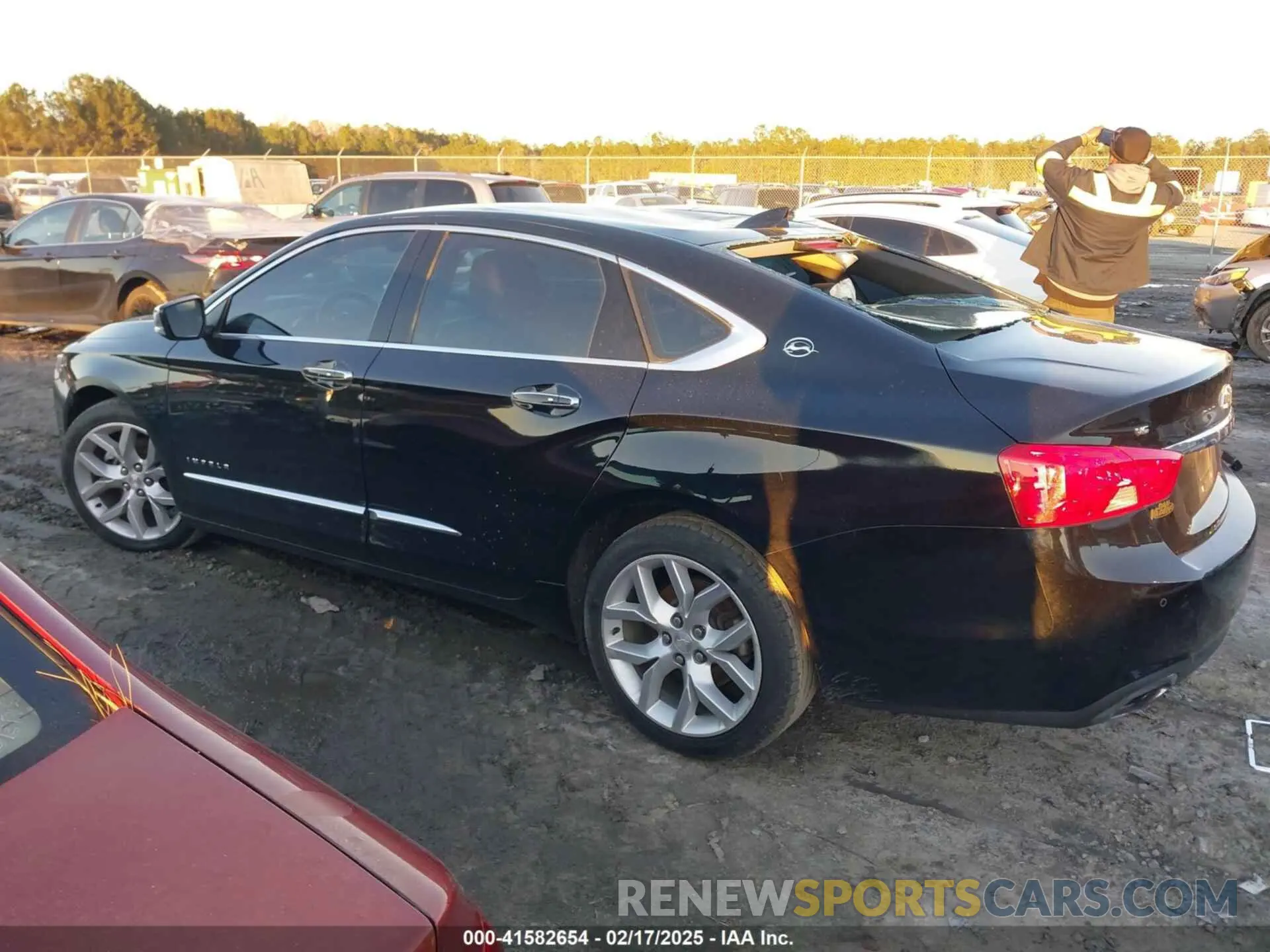 14 Фотография поврежденного автомобиля 1G1105S36LU110159 CHEVROLET IMPALA 2020