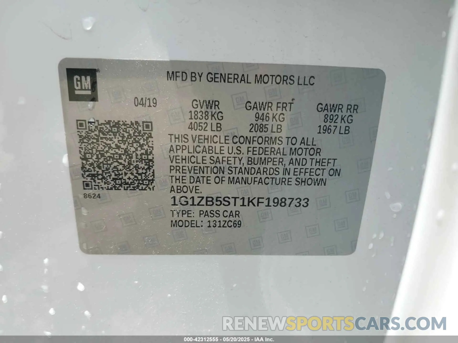 9 Photograph of a damaged car 1G1ZB5ST1KF198733 CHEVROLET MALIBU 2019