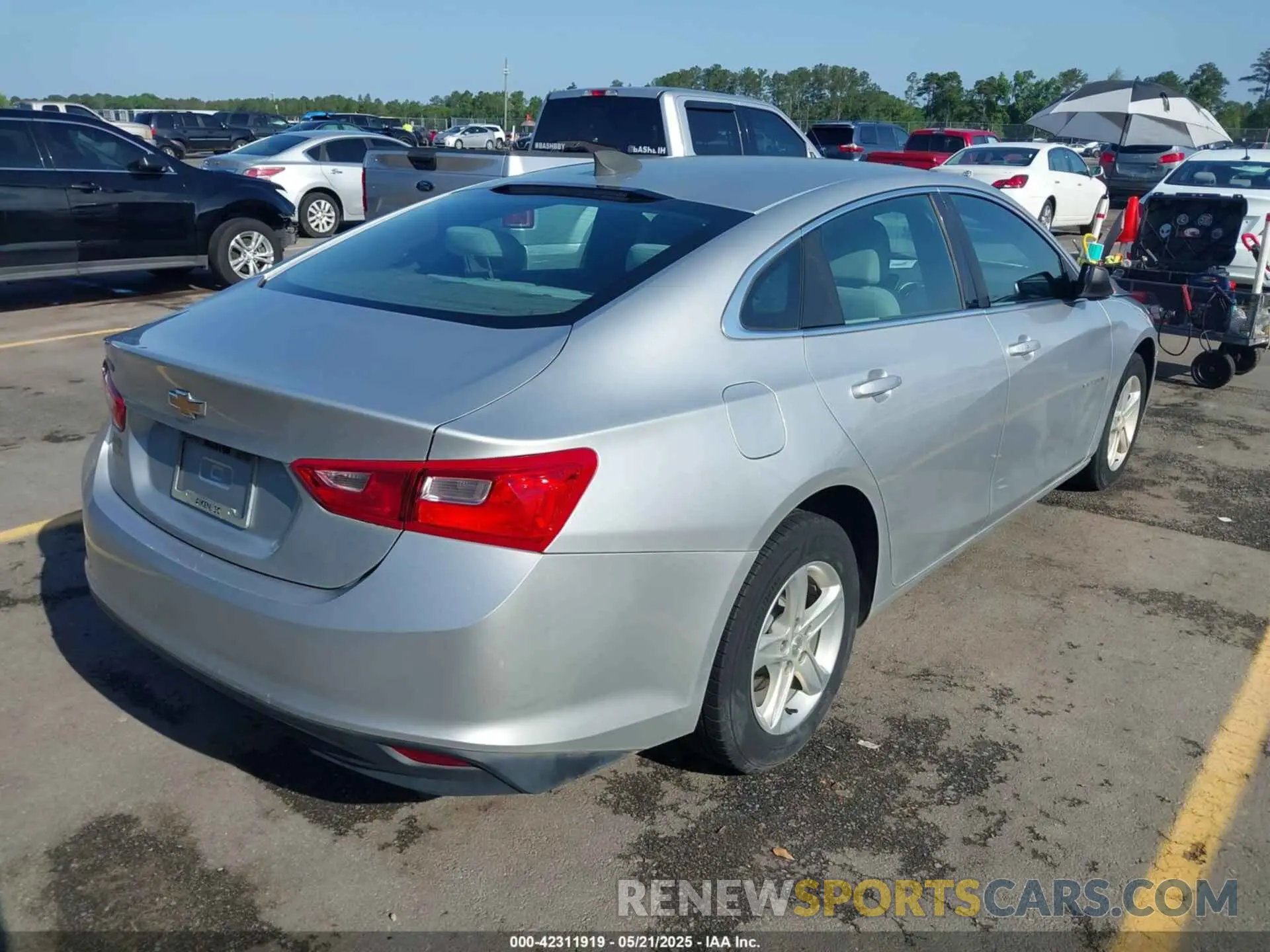 4 Фотография поврежденного автомобиля 1G1ZB5ST4KF165824 CHEVROLET MALIBU 2019