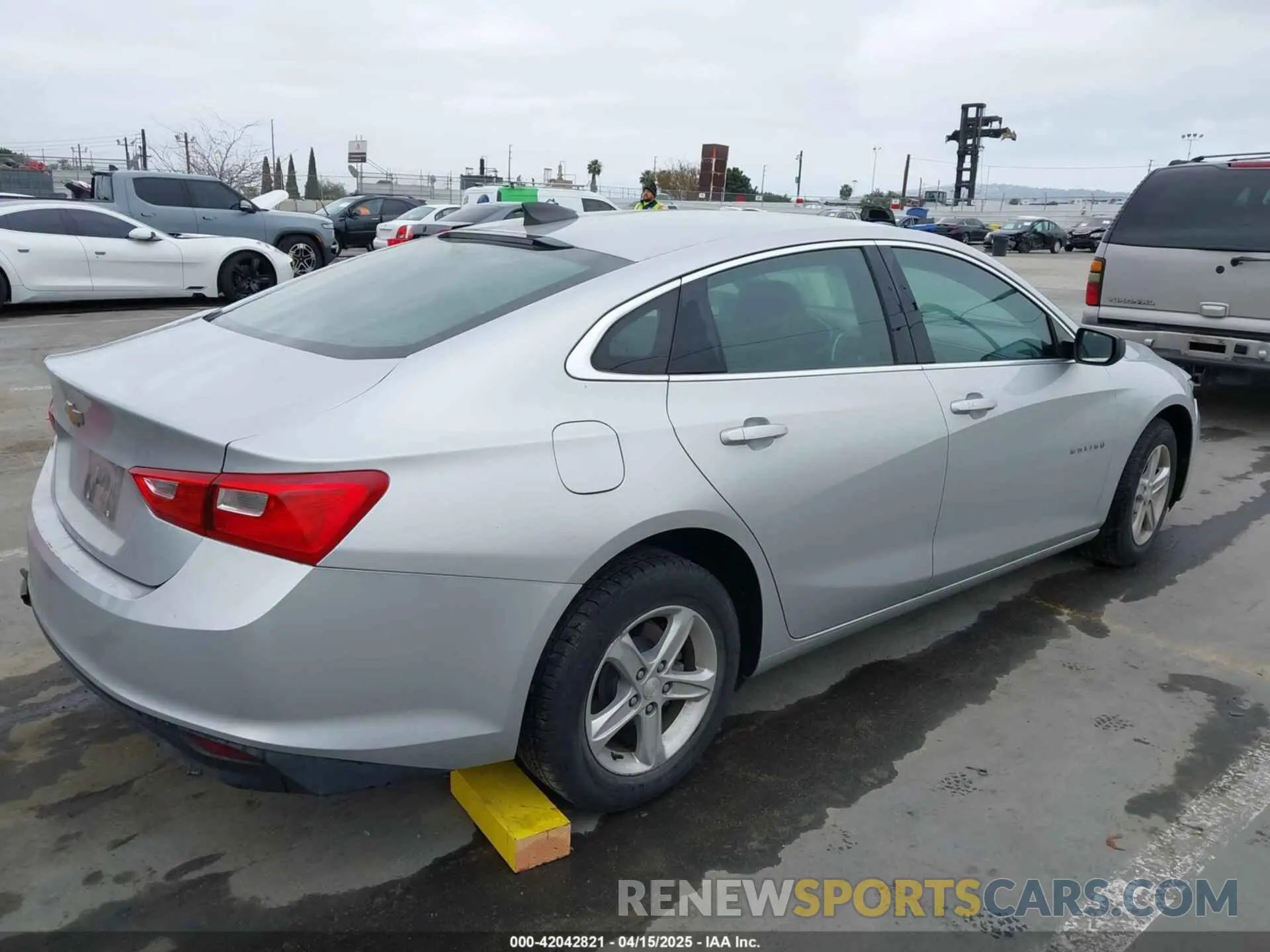 4 Фотография поврежденного автомобиля 1G1ZB5ST5KF144156 CHEVROLET MALIBU 2019