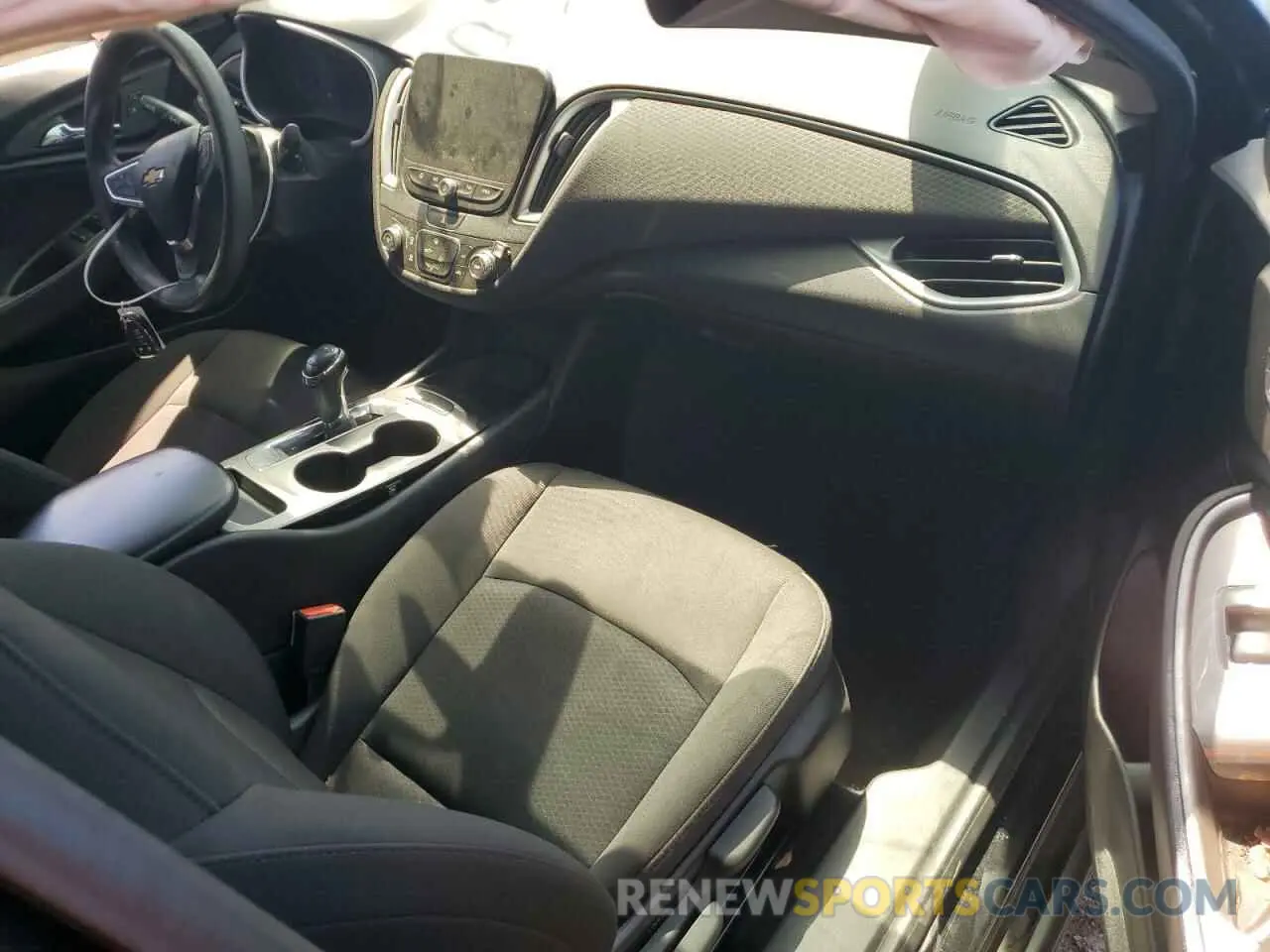 8 Photograph of a damaged car 1G1ZB5ST8KF125343 CHEVROLET MALIBU 2019