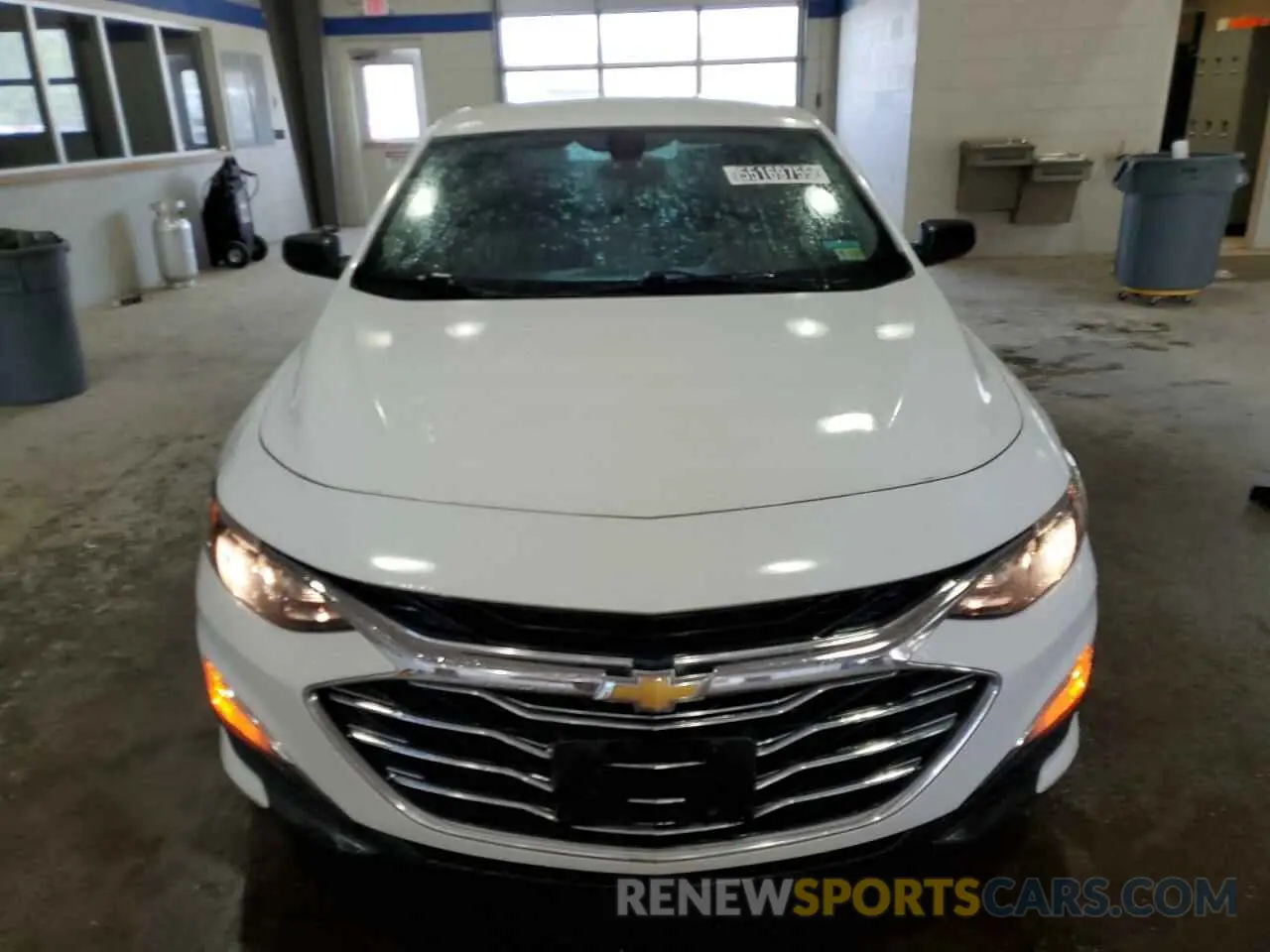 5 Photograph of a damaged car 1G1ZC5ST6KF161402 CHEVROLET MALIBU 2019
