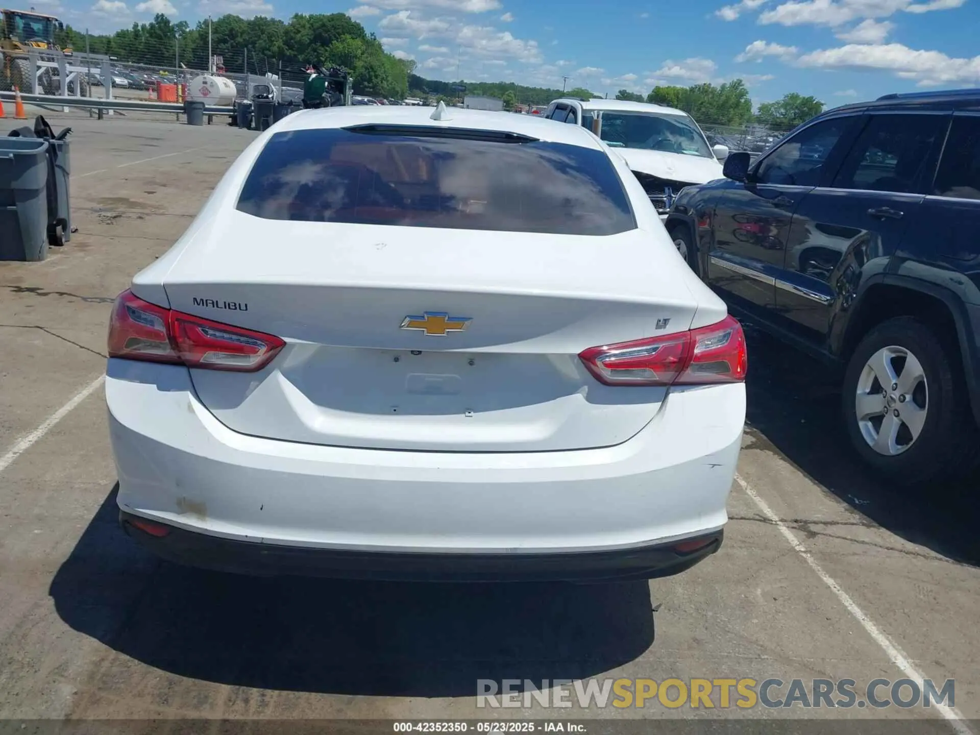 16 Photograph of a damaged car 1G1ZD5ST0KF104979 CHEVROLET MALIBU 2019
