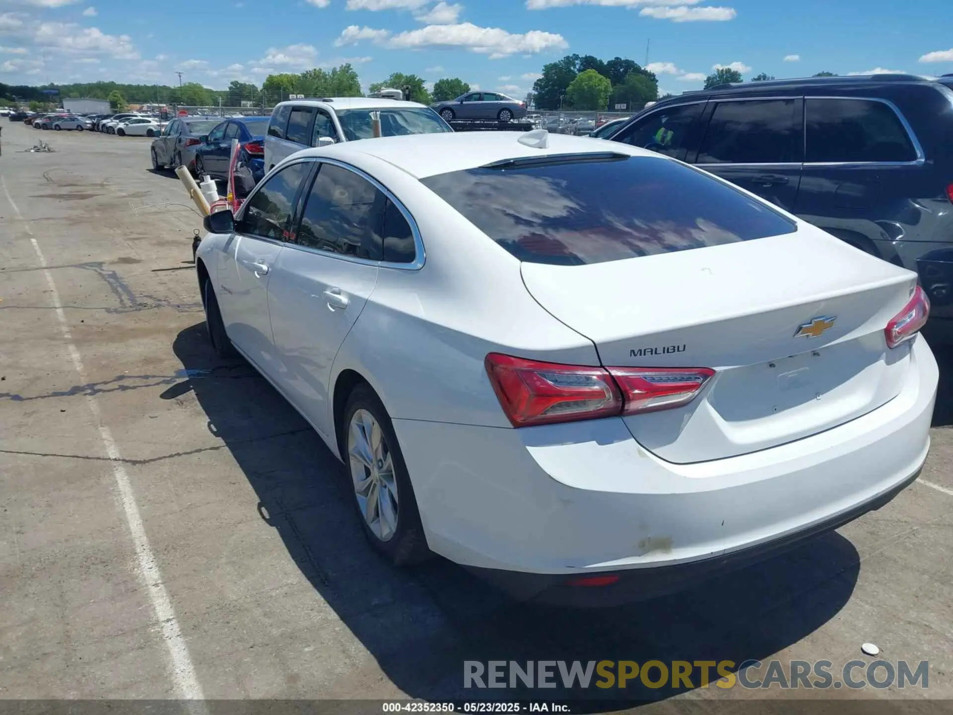 3 Photograph of a damaged car 1G1ZD5ST0KF104979 CHEVROLET MALIBU 2019