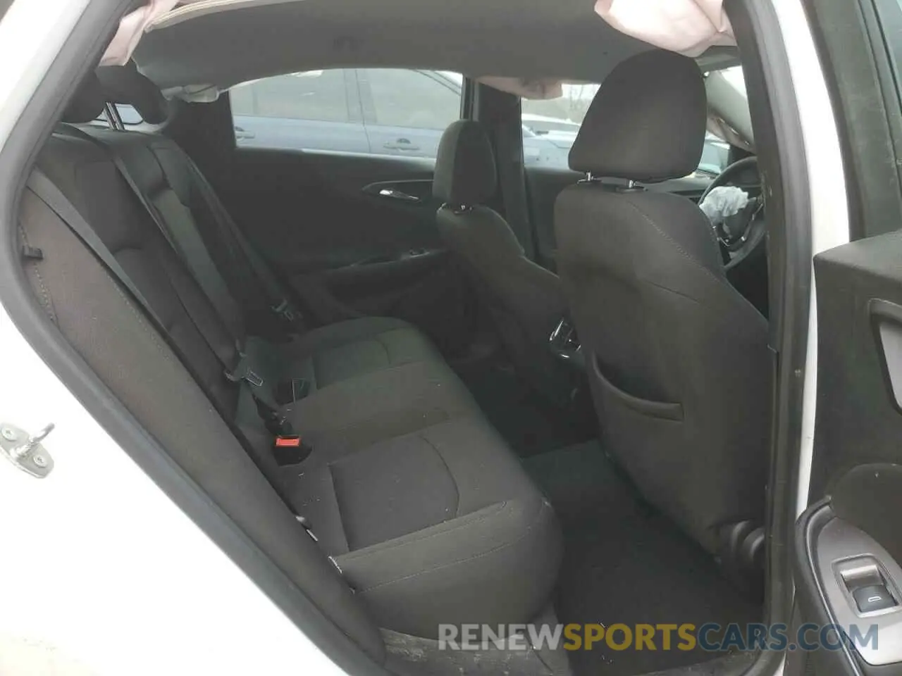 10 Photograph of a damaged car 1G1ZD5ST0KF113942 CHEVROLET MALIBU 2019