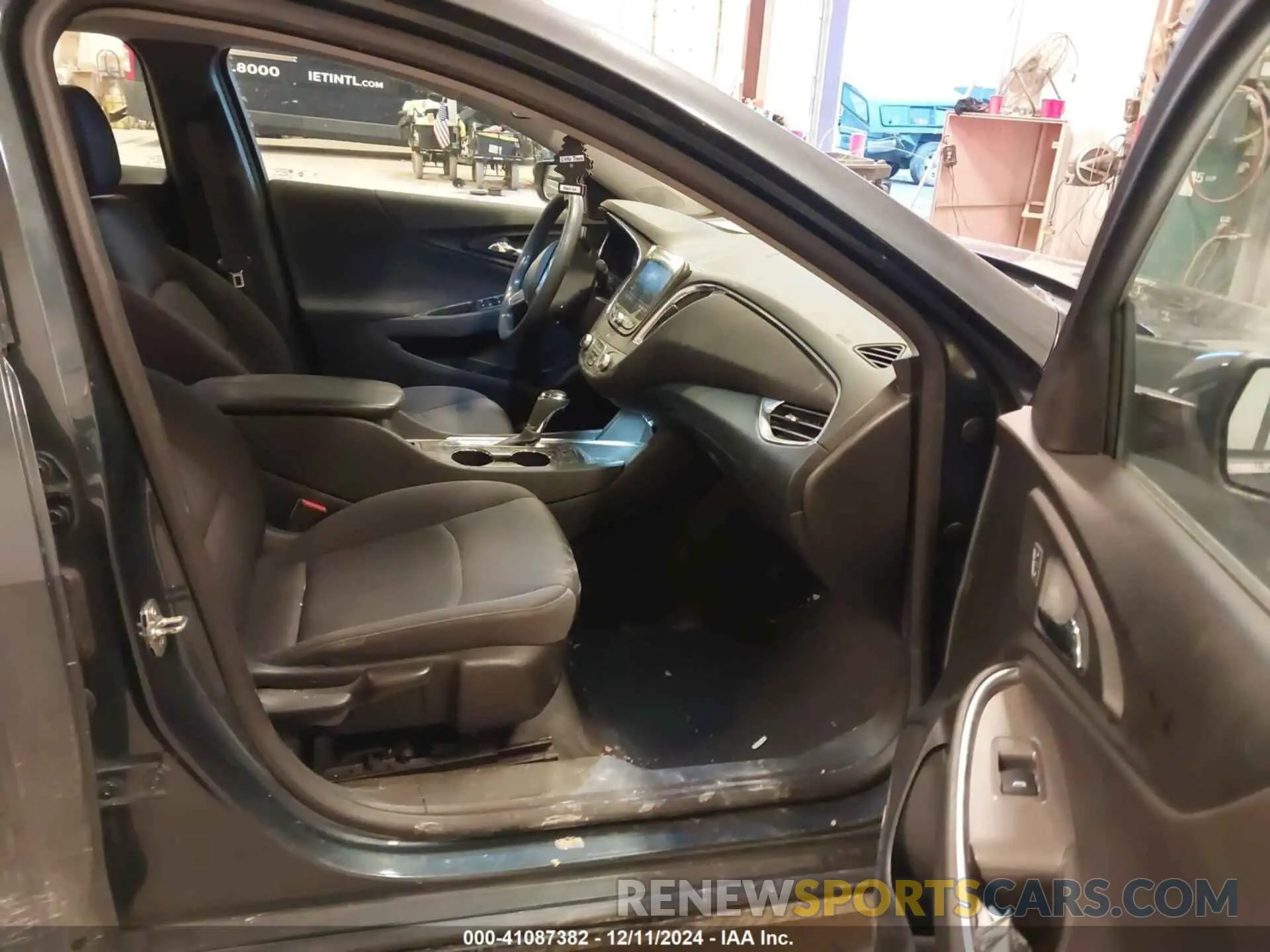 5 Photograph of a damaged car 1G1ZD5ST0KF128599 CHEVROLET MALIBU 2019