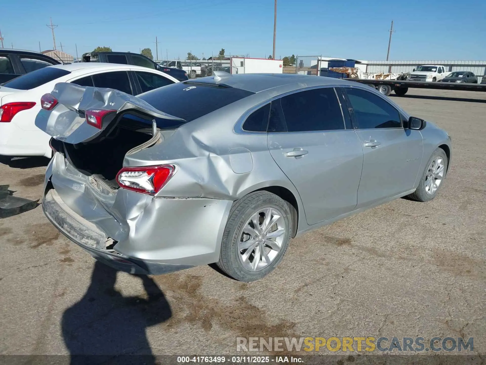 4 Фотография поврежденного автомобиля 1G1ZD5ST0KF173011 CHEVROLET MALIBU 2019