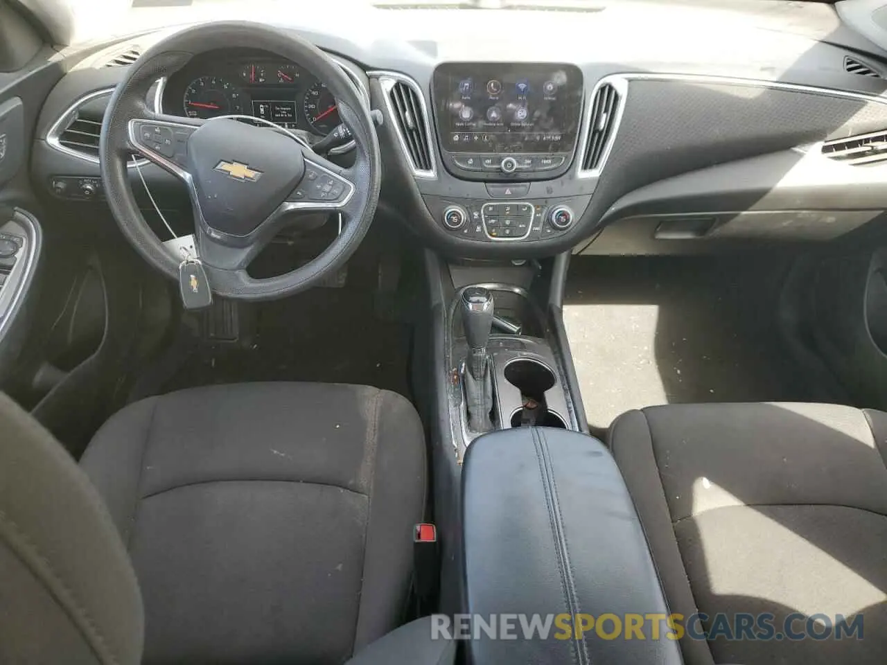 8 Фотография поврежденного автомобиля 1G1ZD5ST0KF186714 CHEVROLET MALIBU 2019