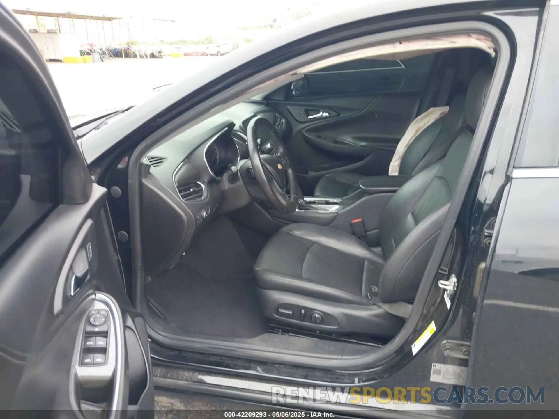 5 Photograph of a damaged car 1G1ZD5ST0KF208694 CHEVROLET MALIBU 2019