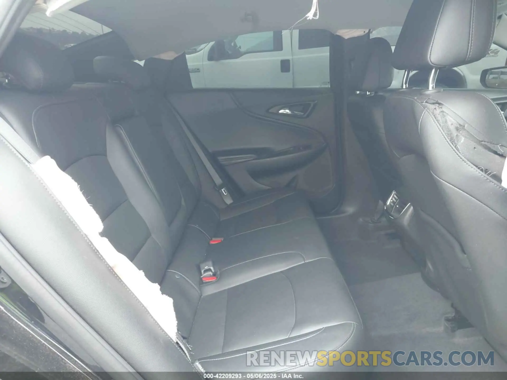 8 Photograph of a damaged car 1G1ZD5ST0KF208694 CHEVROLET MALIBU 2019