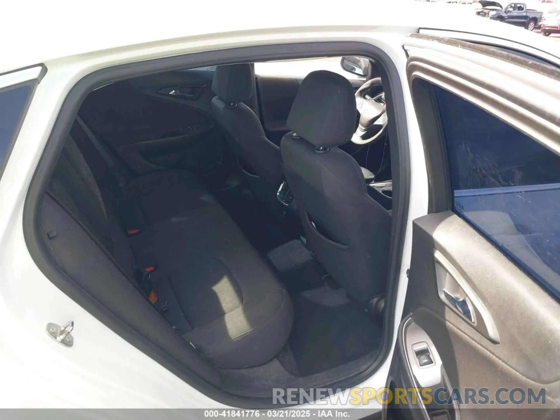 8 Photograph of a damaged car 1G1ZD5ST0KF225964 CHEVROLET MALIBU 2019