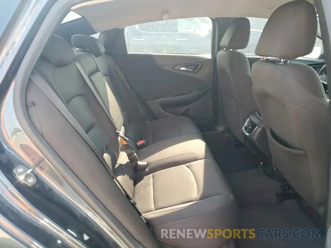 10 Photograph of a damaged car 1G1ZD5ST1KF124593 CHEVROLET MALIBU 2019