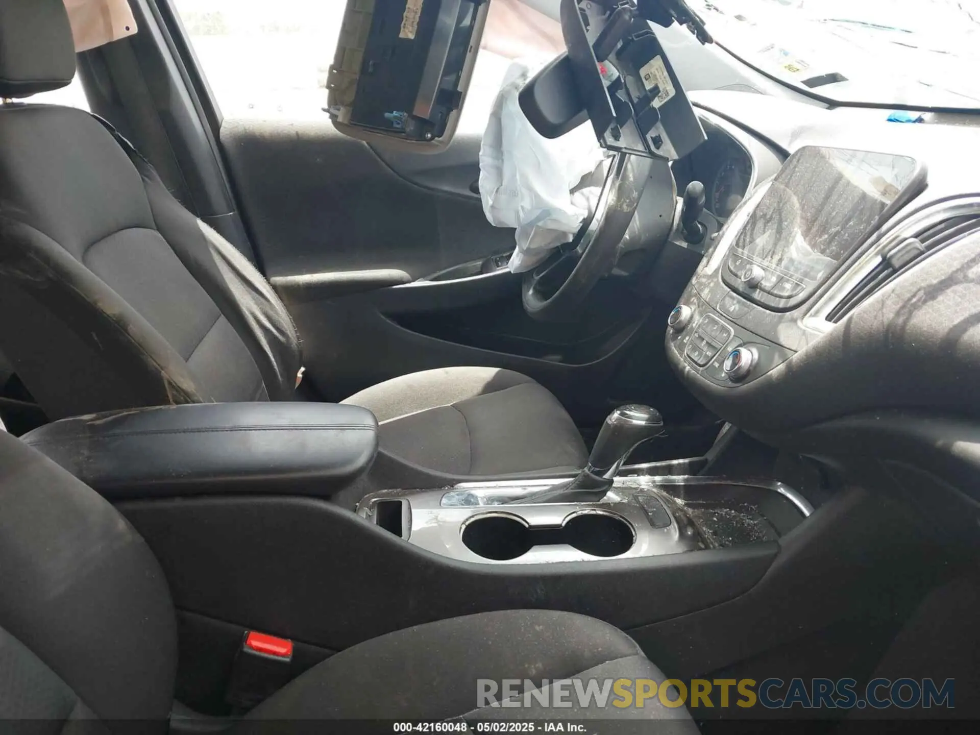 5 Photograph of a damaged car 1G1ZD5ST1KF169937 CHEVROLET MALIBU 2019