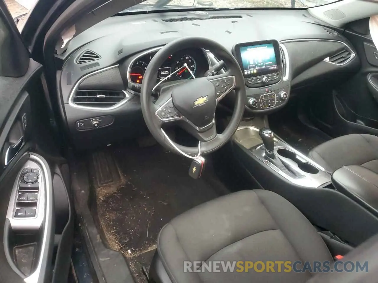 8 Photograph of a damaged car 1G1ZD5ST2KF114137 CHEVROLET MALIBU 2019