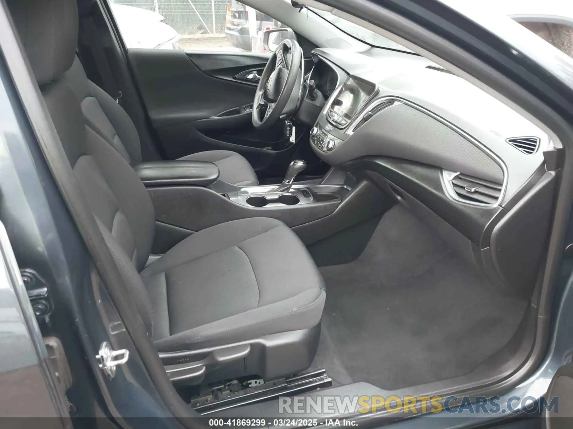 5 Photograph of a damaged car 1G1ZD5ST2KF139040 CHEVROLET MALIBU 2019