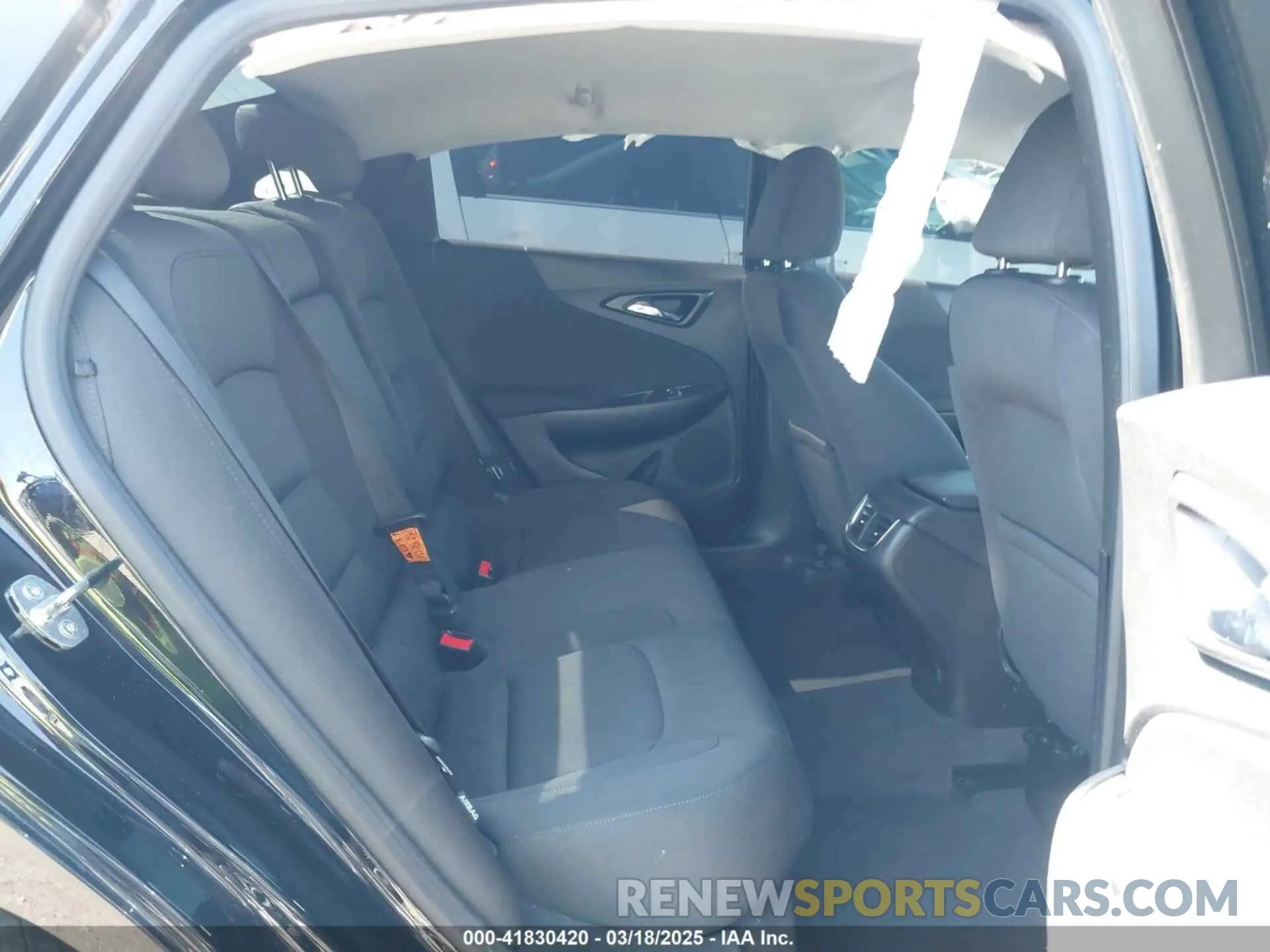 8 Фотография поврежденного автомобиля 1G1ZD5ST3KF114616 CHEVROLET MALIBU 2019