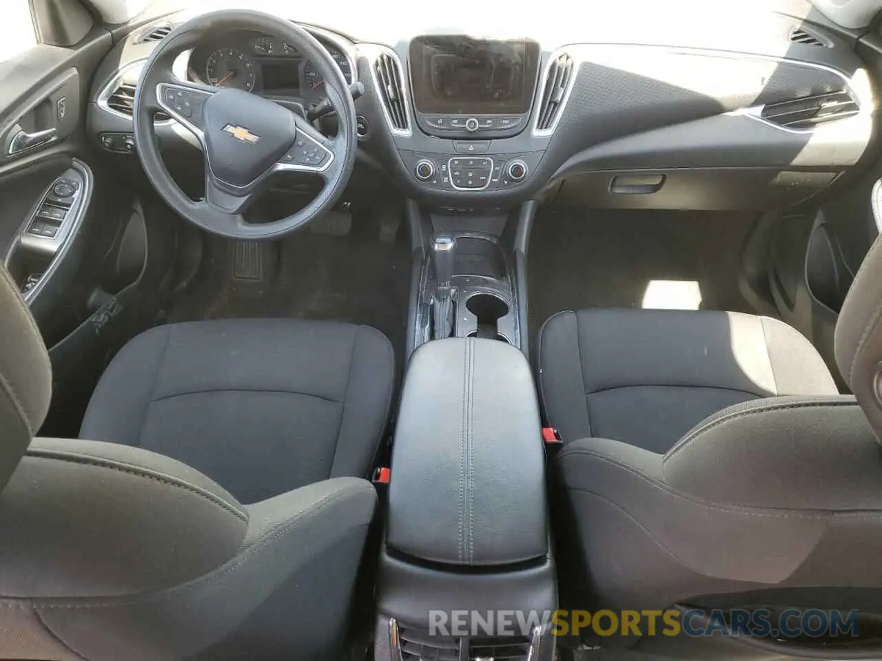 8 Photograph of a damaged car 1G1ZD5ST3KF176310 CHEVROLET MALIBU 2019