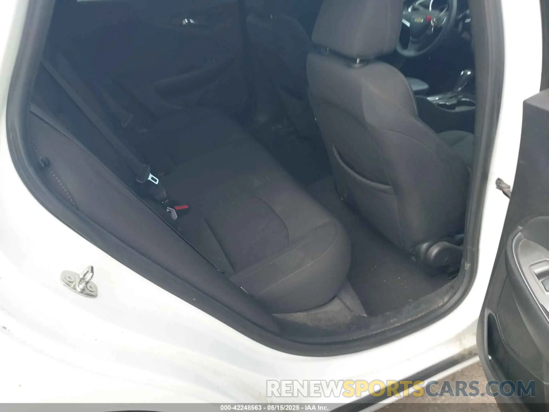 8 Photograph of a damaged car 1G1ZD5ST3KF200993 CHEVROLET MALIBU 2019