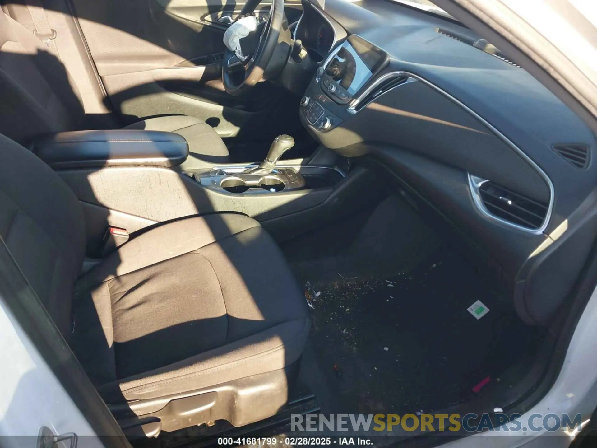 5 Photograph of a damaged car 1G1ZD5ST6KF135489 CHEVROLET MALIBU 2019