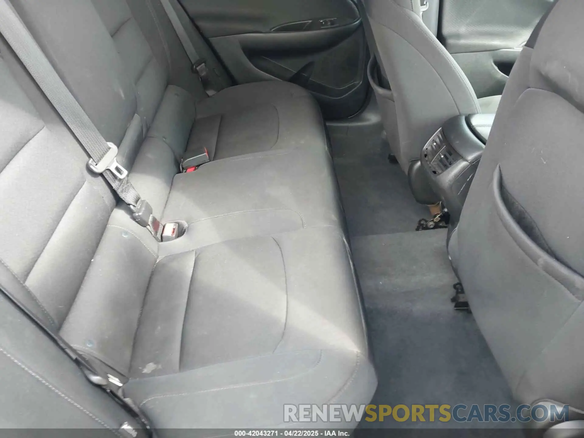 8 Photograph of a damaged car 1G1ZD5ST7KF157212 CHEVROLET MALIBU 2019