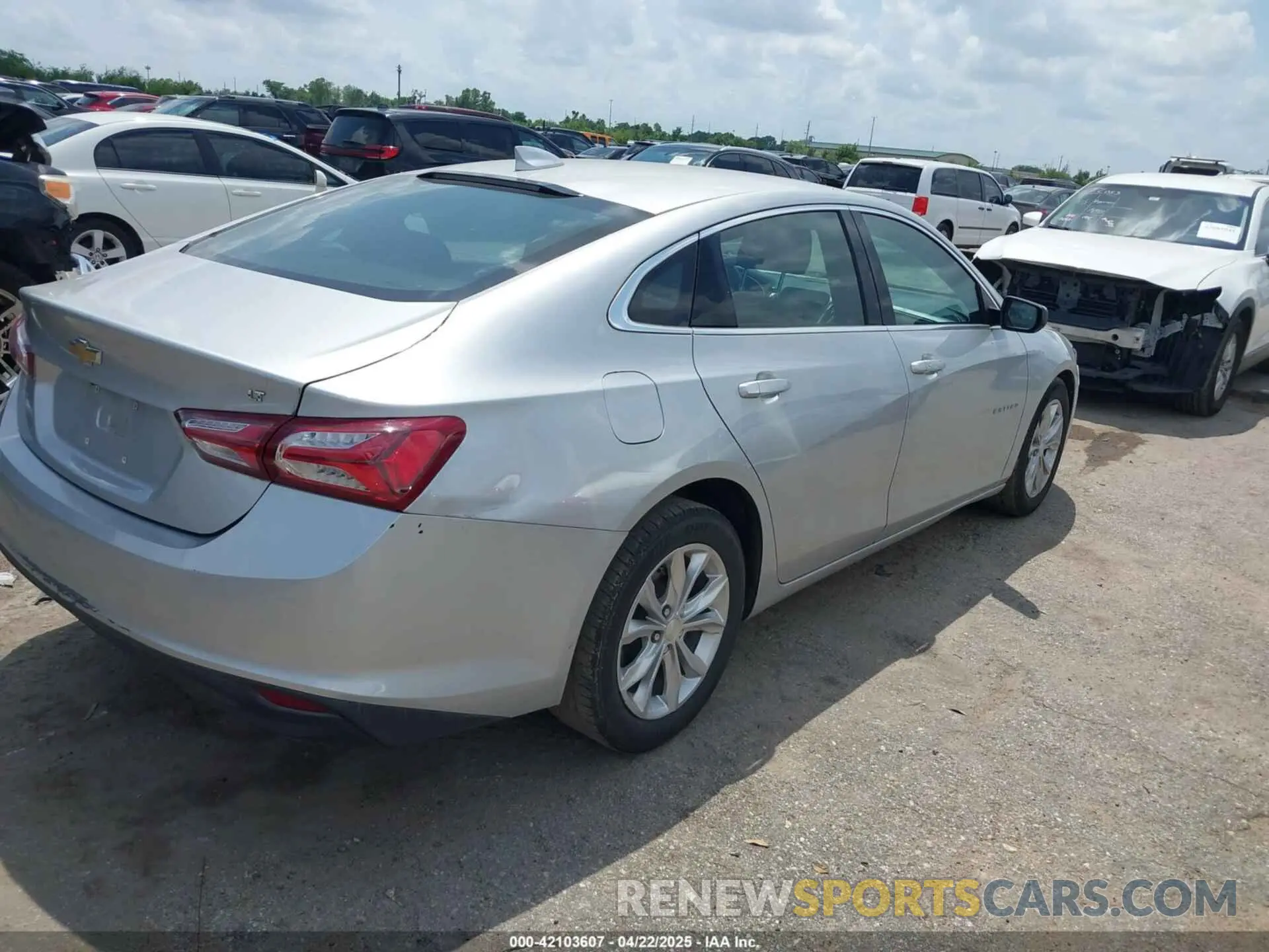 4 Photograph of a damaged car 1G1ZD5ST7KF217148 CHEVROLET MALIBU 2019