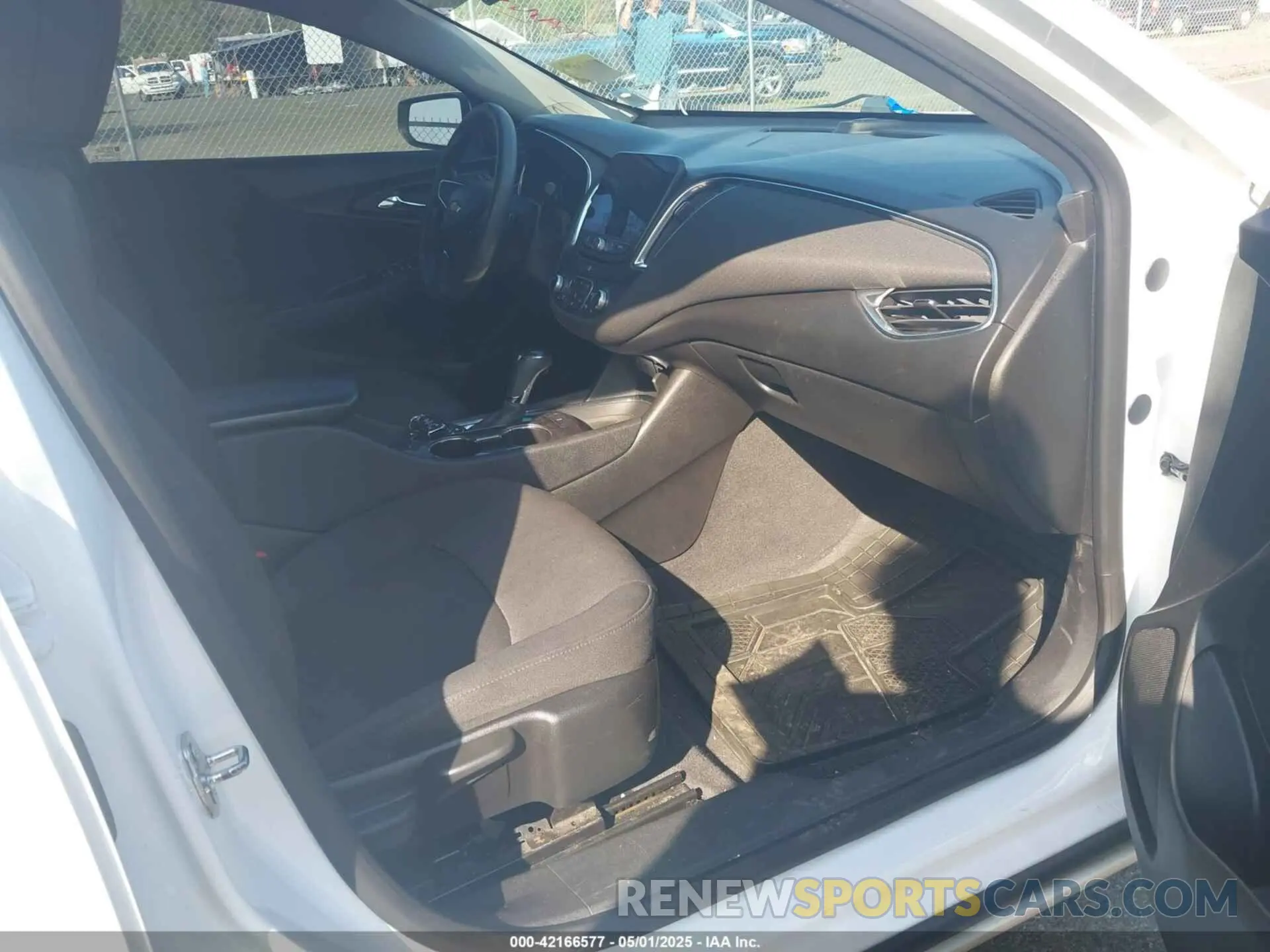 5 Photograph of a damaged car 1G1ZD5ST8KF113767 CHEVROLET MALIBU 2019