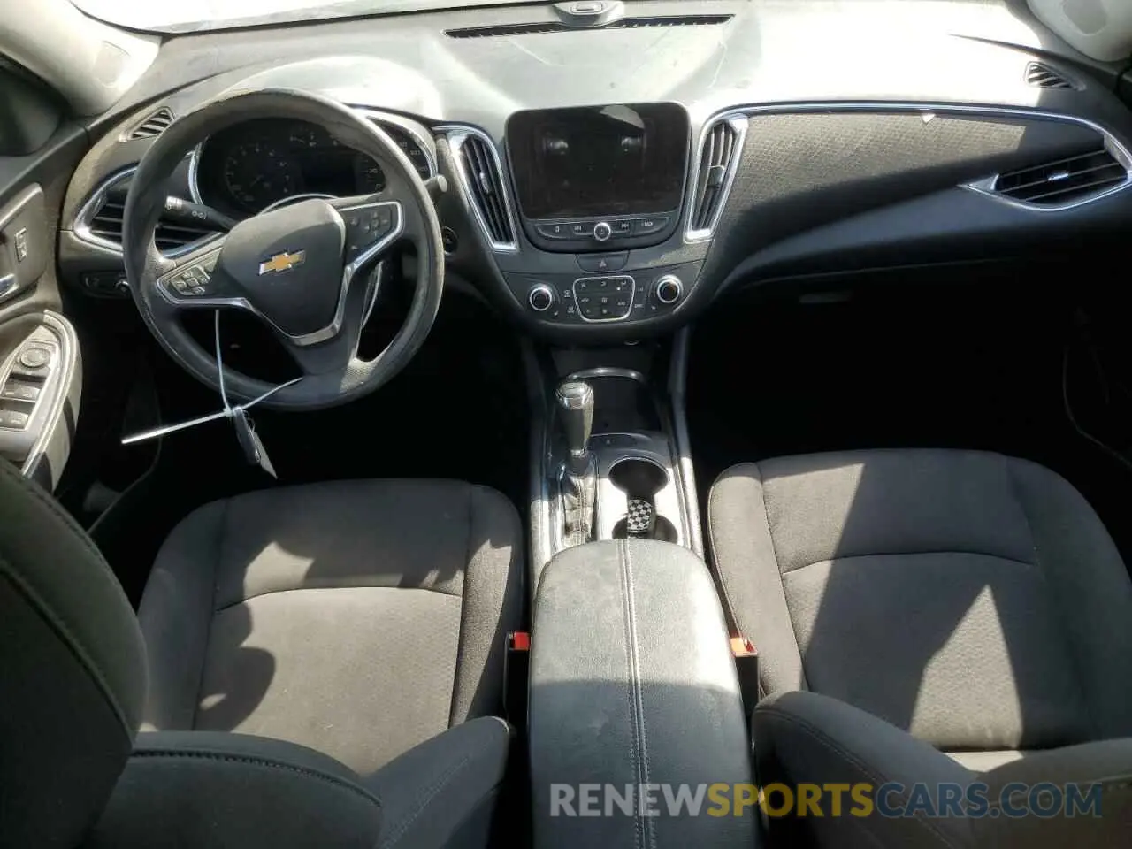 8 Photograph of a damaged car 1G1ZD5ST8KF139723 CHEVROLET MALIBU 2019