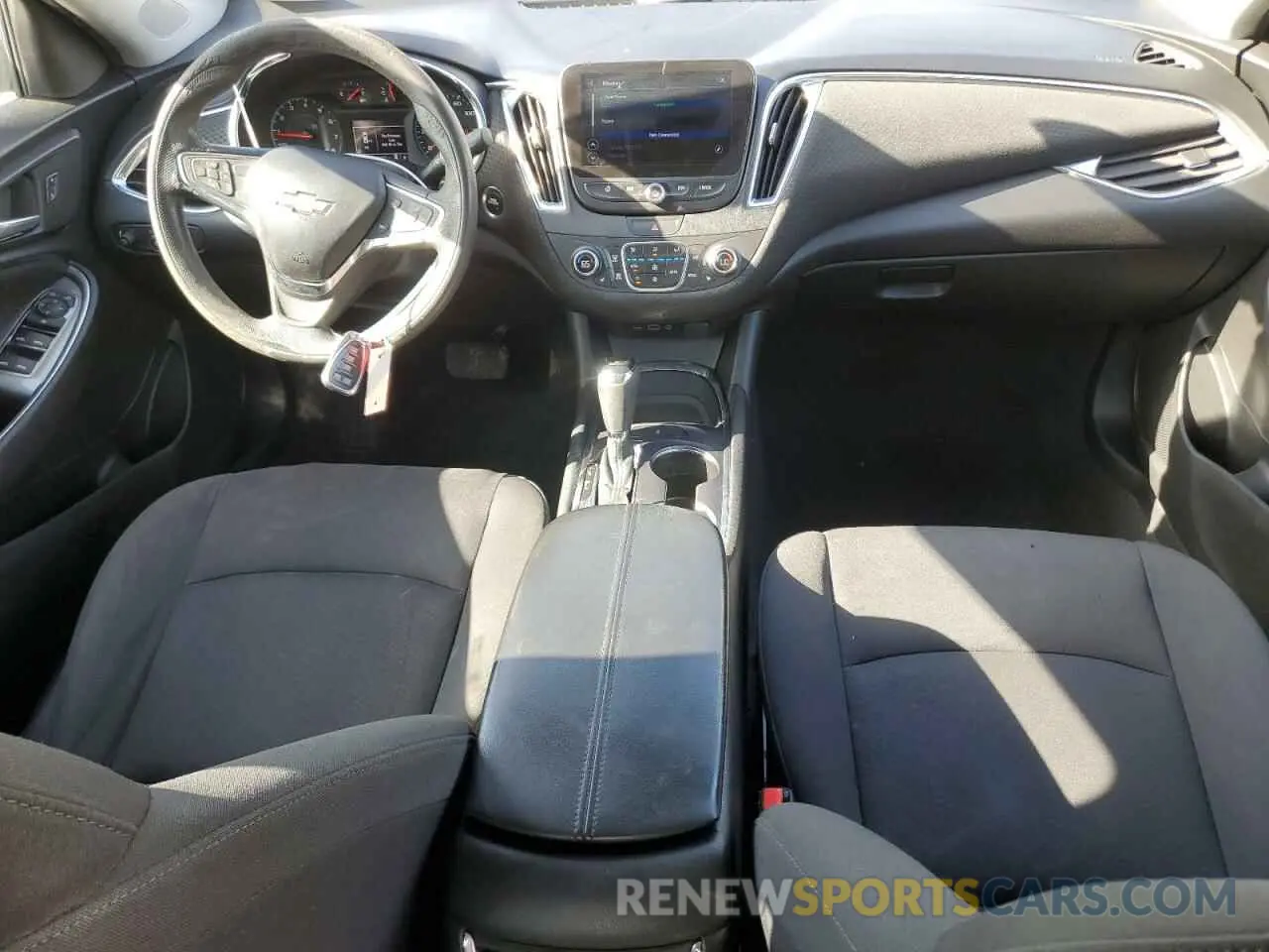 8 Photograph of a damaged car 1G1ZD5ST9KF136460 CHEVROLET MALIBU 2019