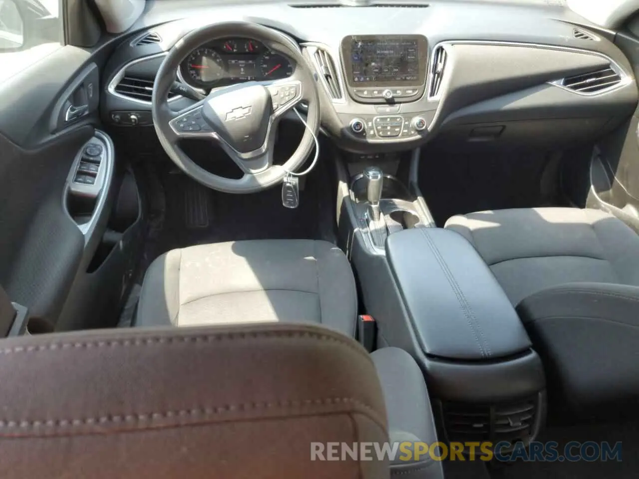 8 Photograph of a damaged car 1G1ZD5ST9KF213795 CHEVROLET MALIBU 2019